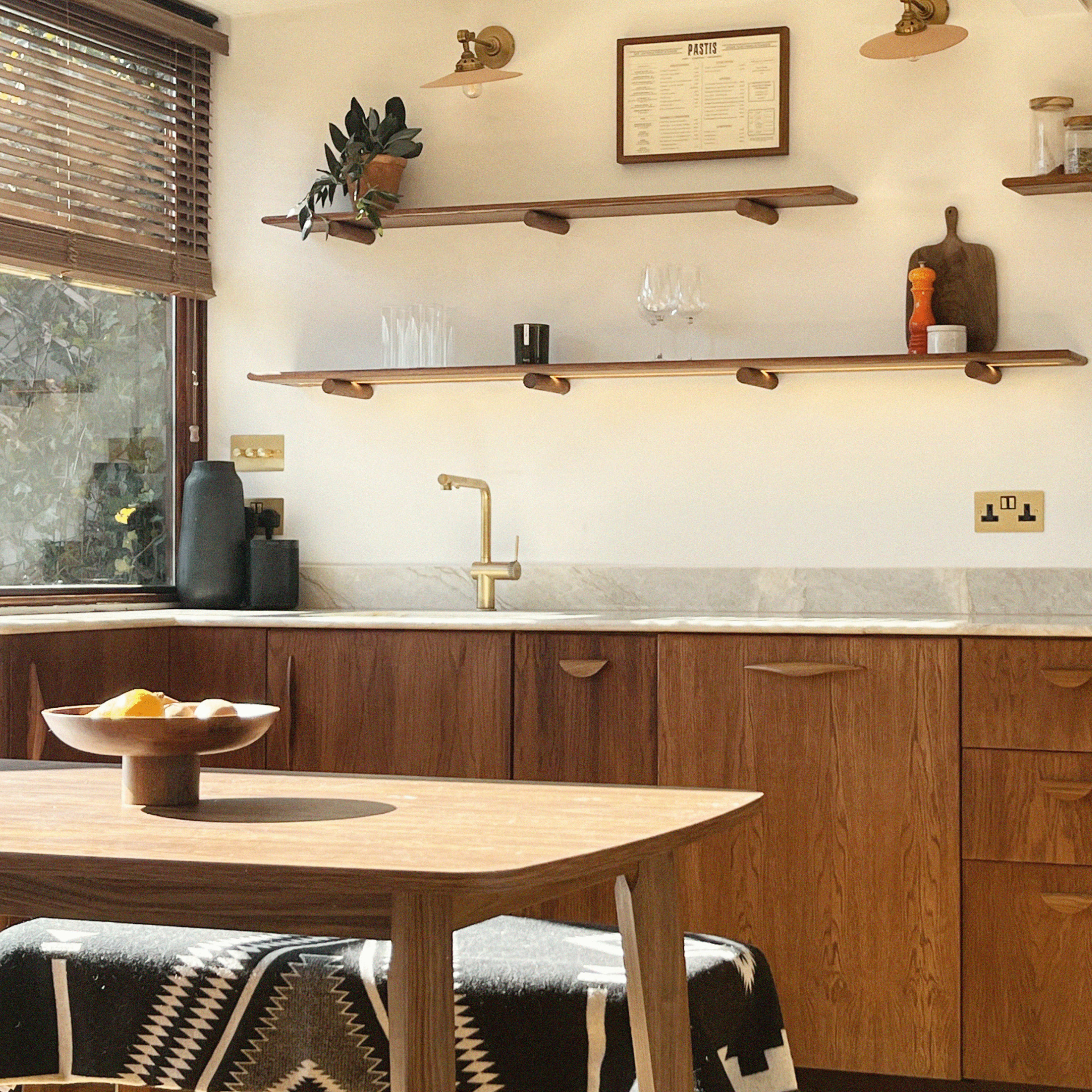 Bright Mid-century Mediterranean Style Home Image in Dalston, London, England