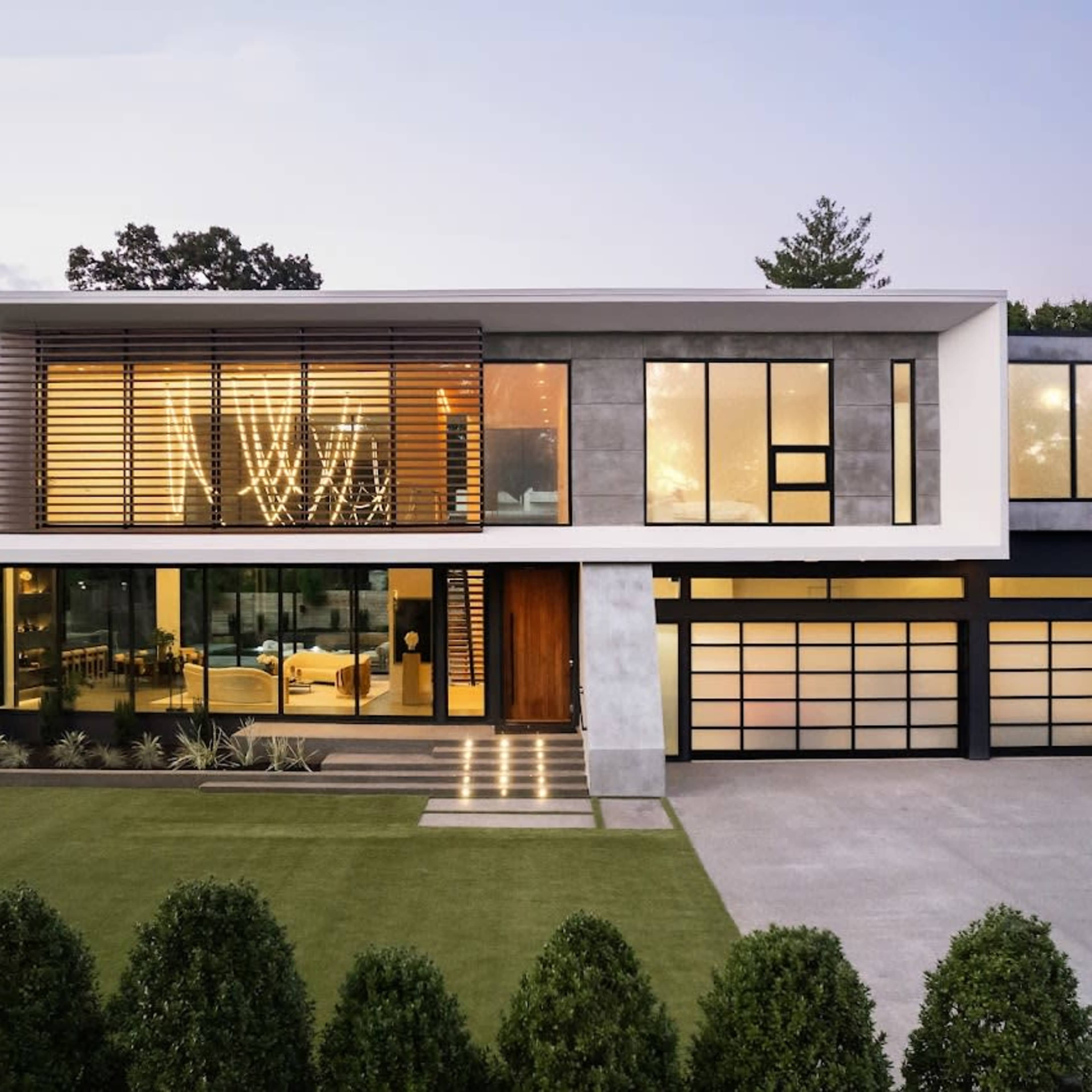 Contemporary Buckhead Mansion Image in Buckhead, Atlanta, GA