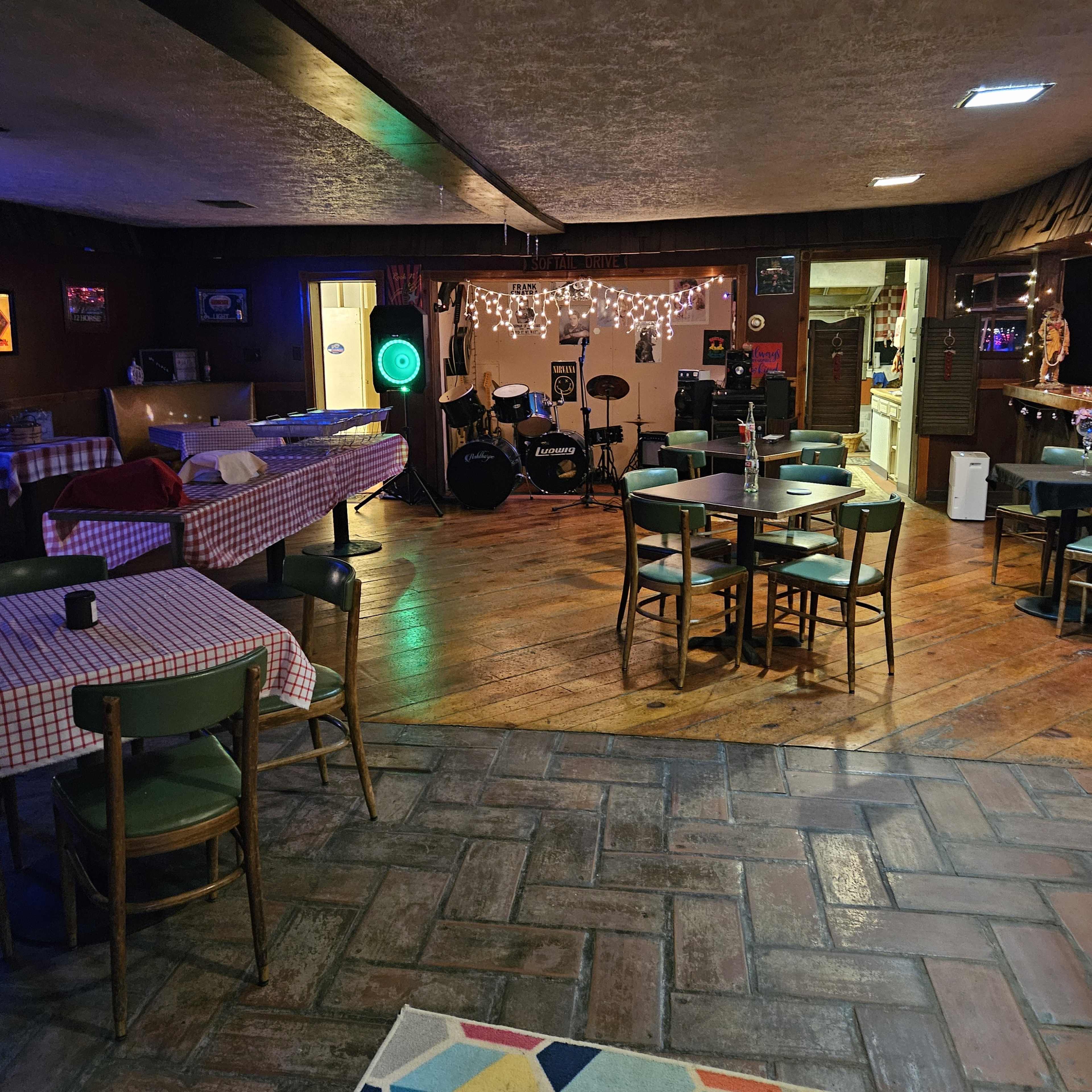 Bar restaurant in country Image in Gainesville, Silver Springs, NY