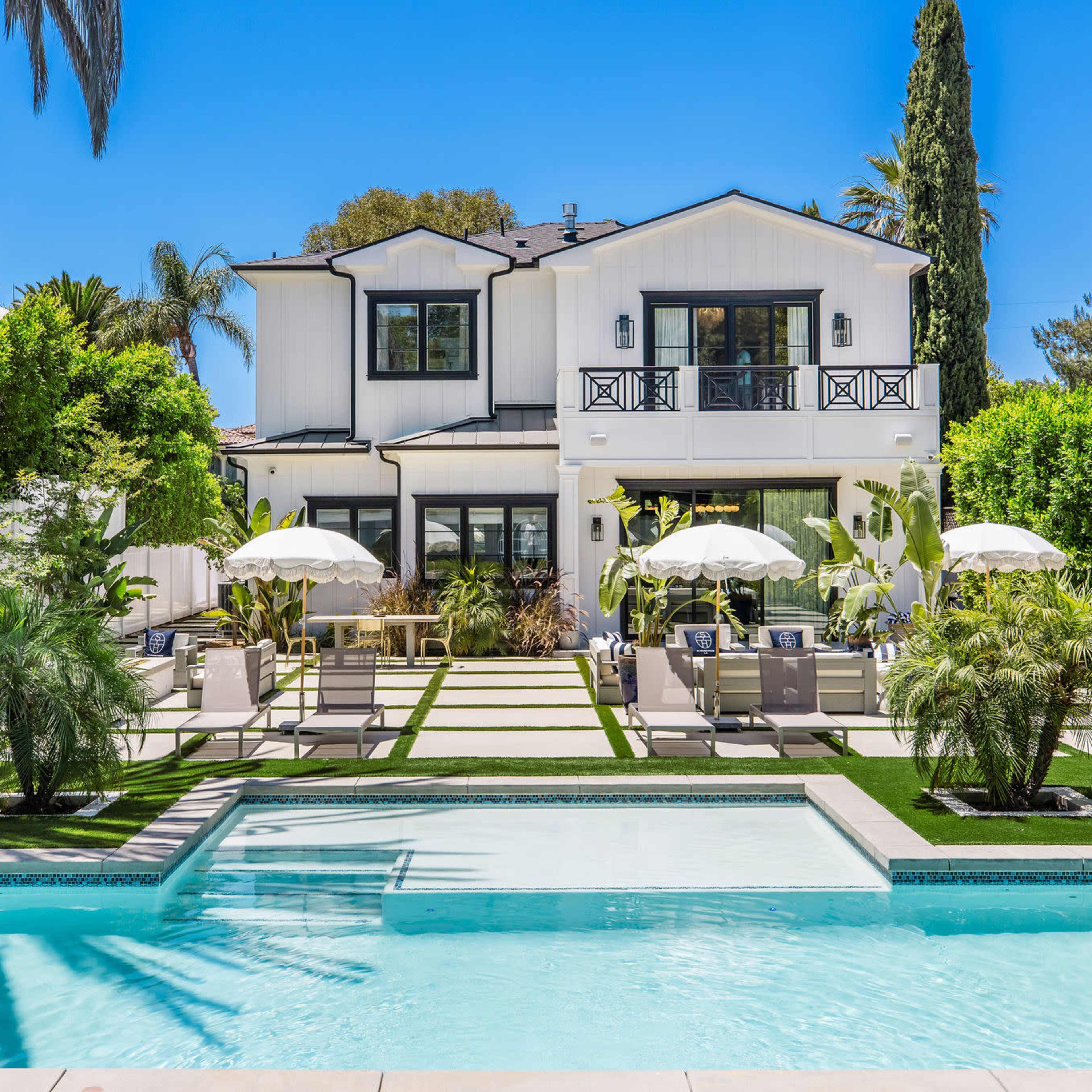 Saint Helen's House Image in Tarzana, Los Angeles, CA