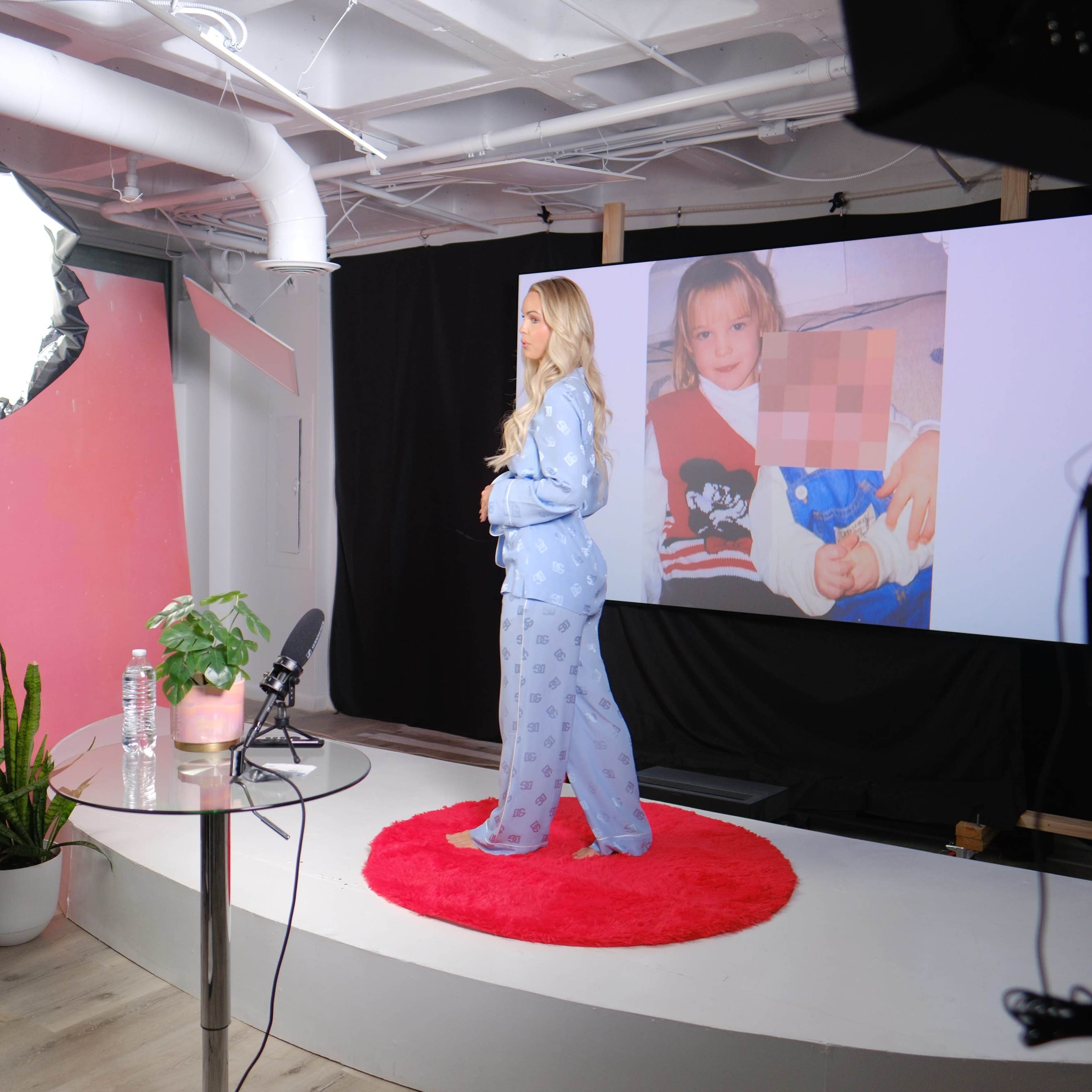 Your Virtual Stage: Elevate Your Live Podcast, Webinar, Masterclass Image in Miami, Miami, FL