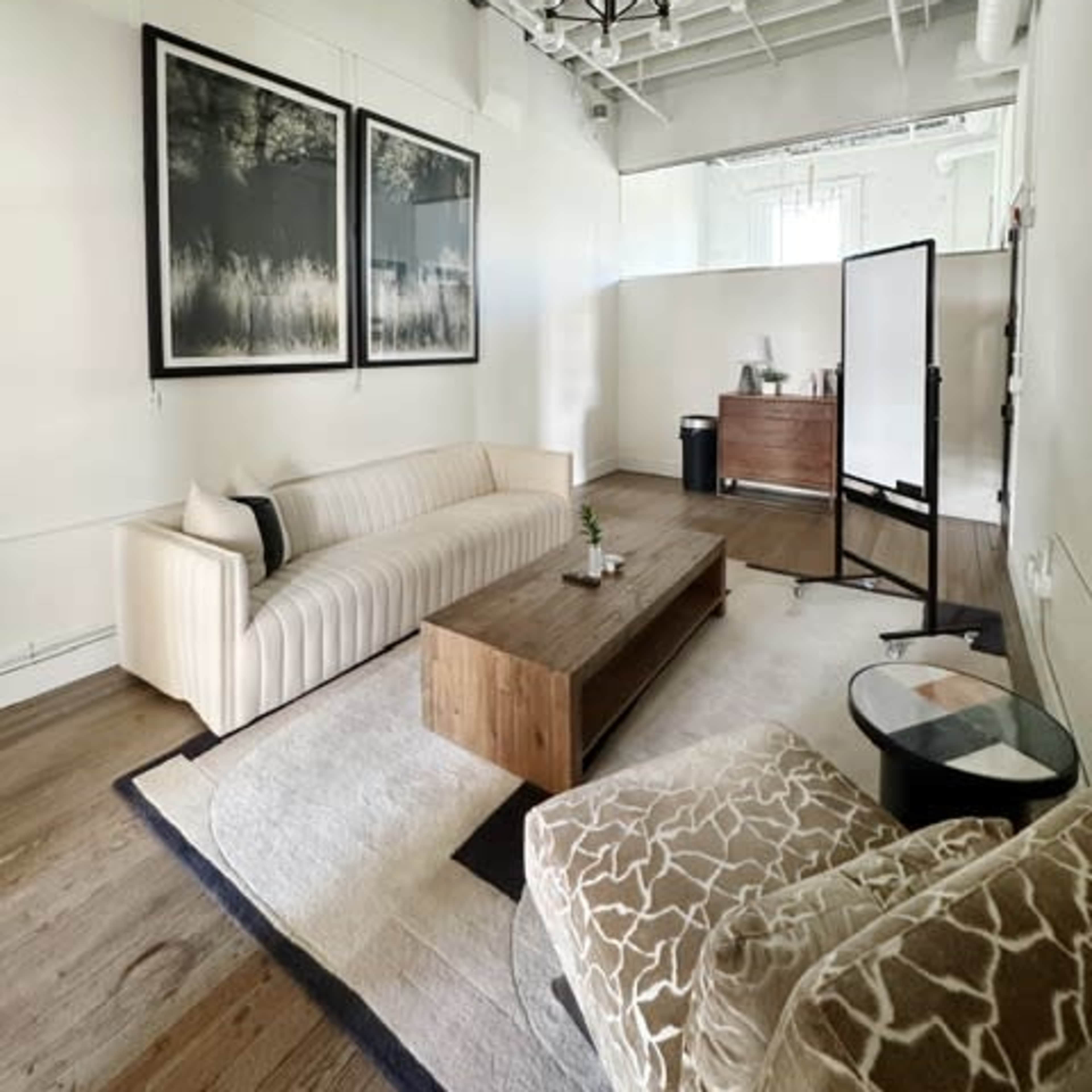 Modern Atelier Studio 2 Image in Franklin, Franklin, TN