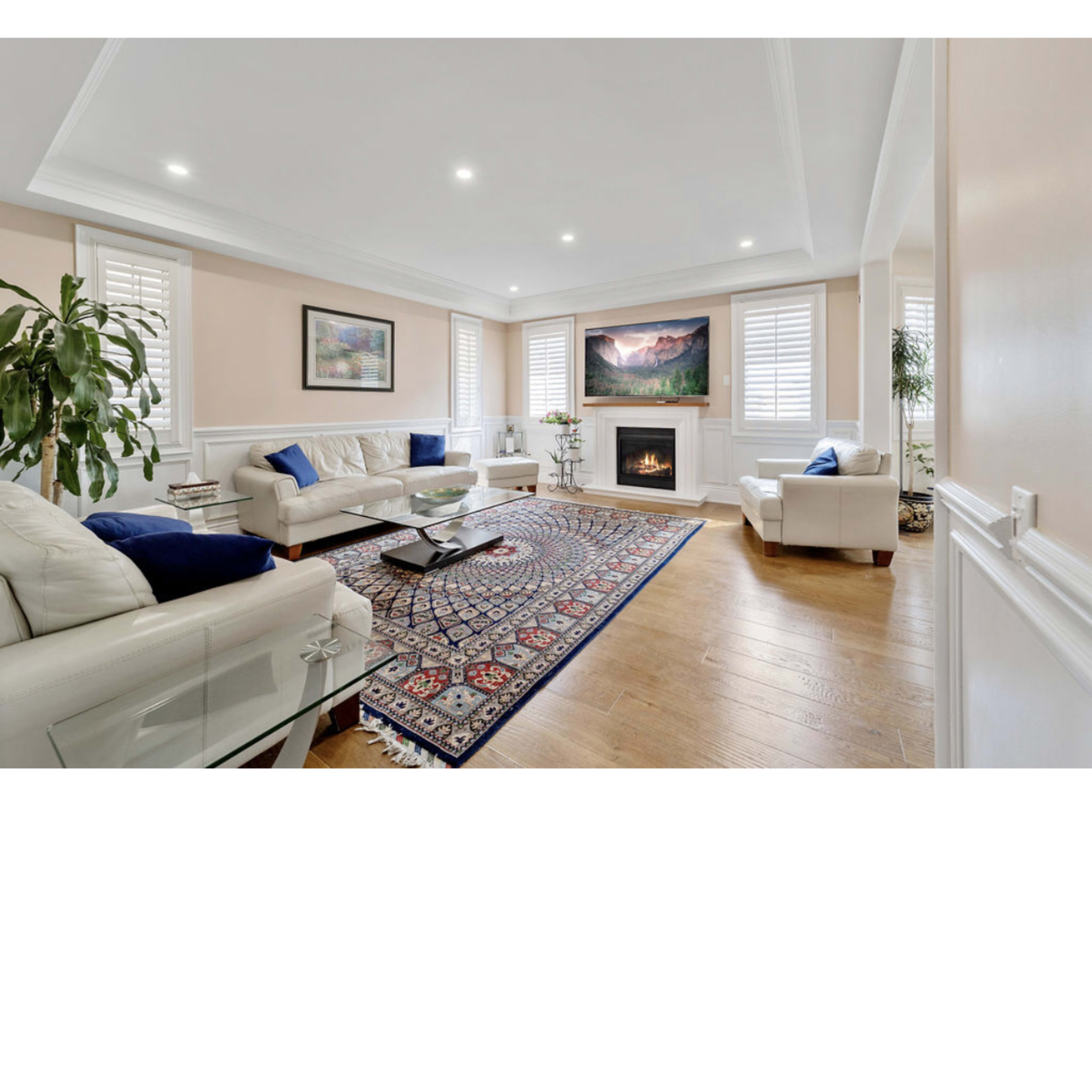 Cozy Suburban Home Image in Maple, Vaughan, ON
