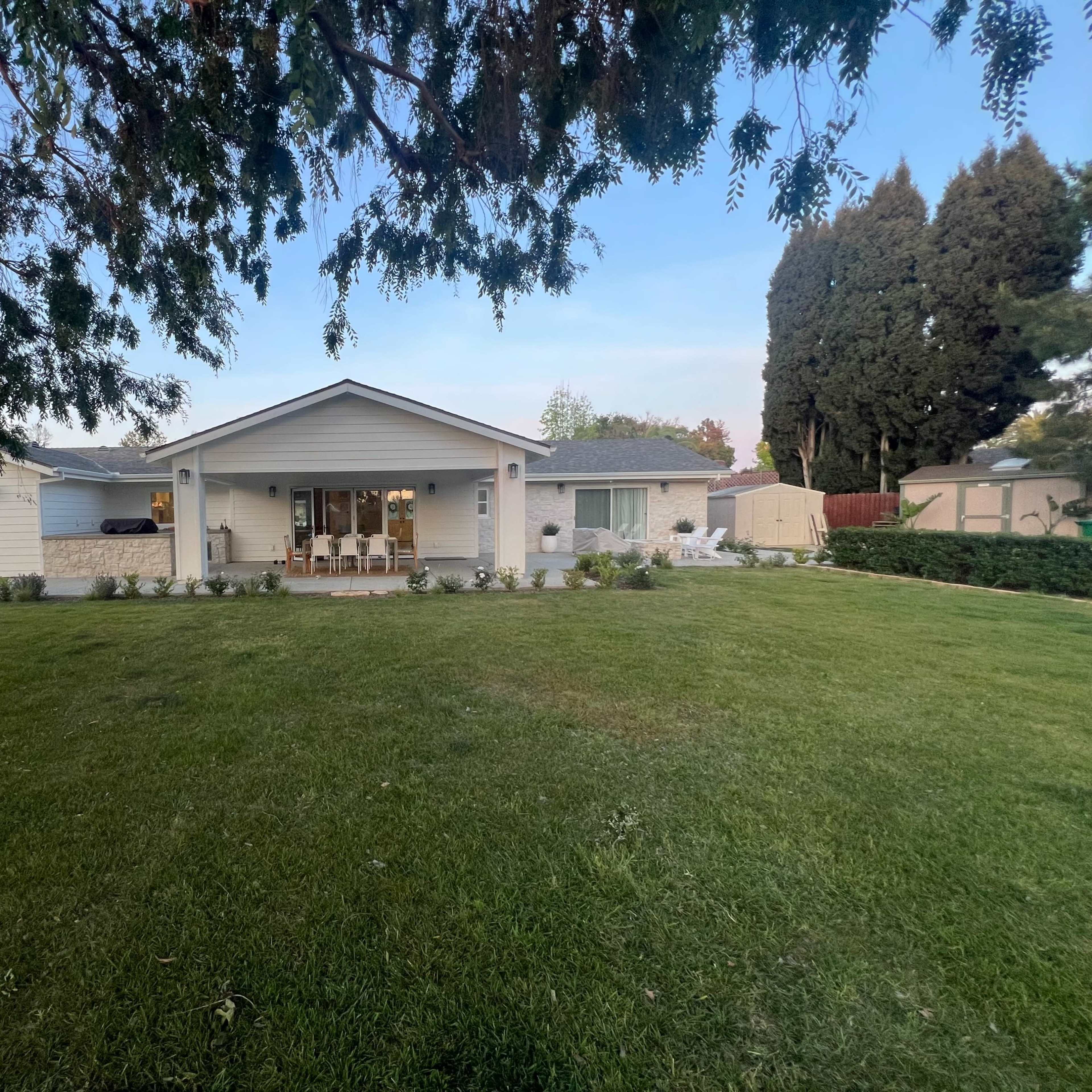 Stunning mid-century modern backyard oasis nestled in the heart of North Tustin, California. Image in North Tustin, North Tustin, CA