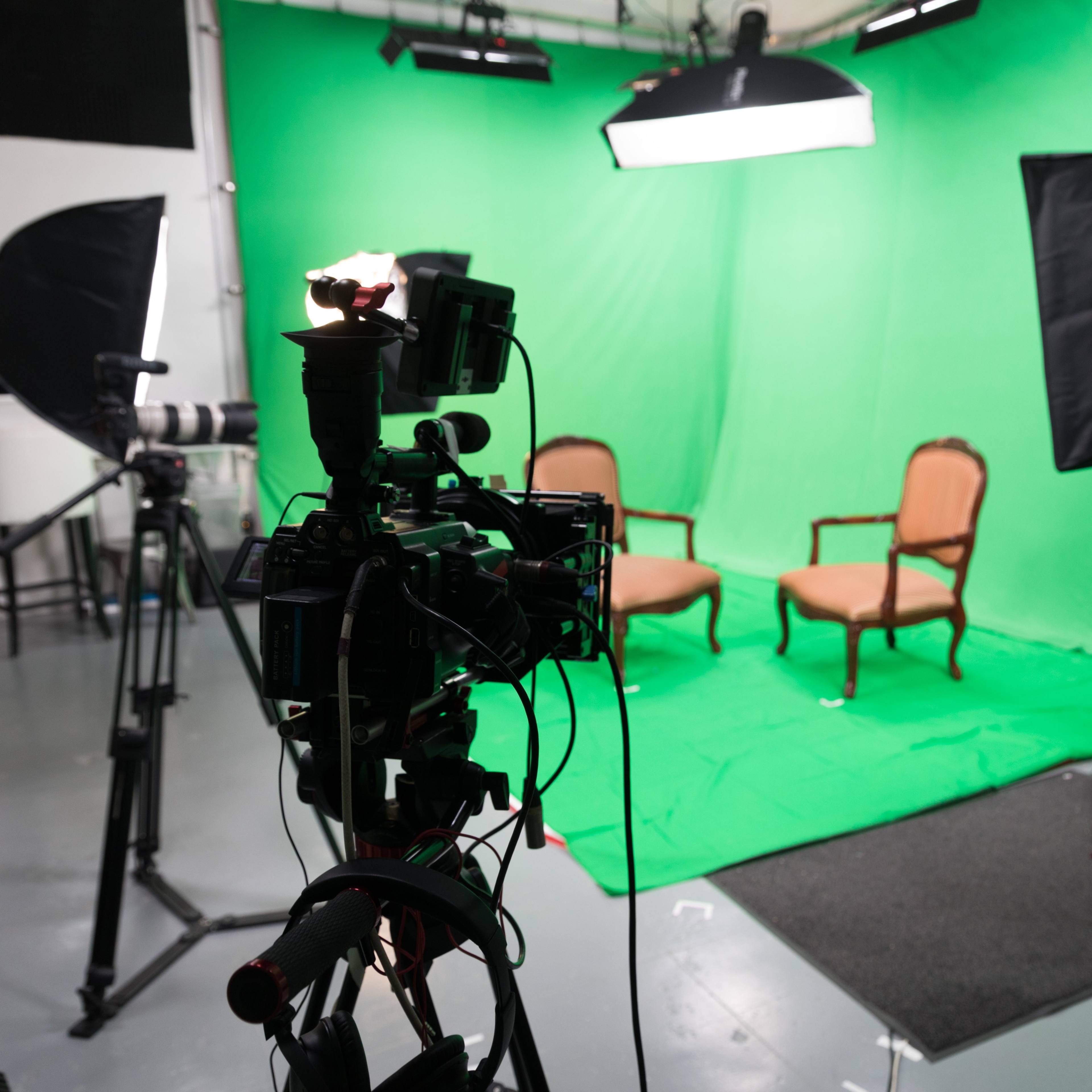 Fully-Equipped Spacious Photo & Video Studio with Pre-lit Cyc in Downtown LA Image in Central LA, Los Angeles, CA