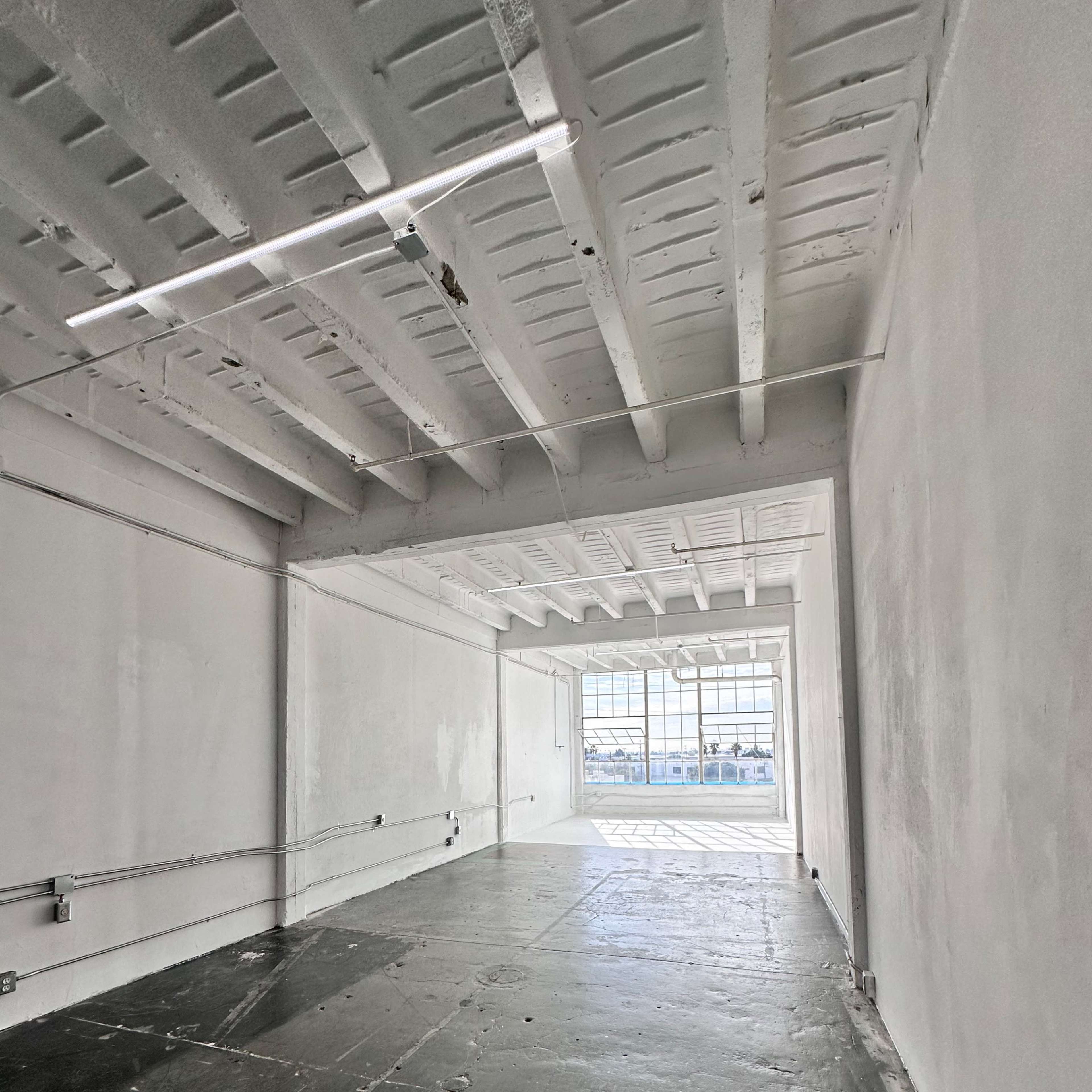 DTLA Creative Studio with incredible Natural Light - Tunnel Visual Studio Image in Central LA, Los Angeles, CA