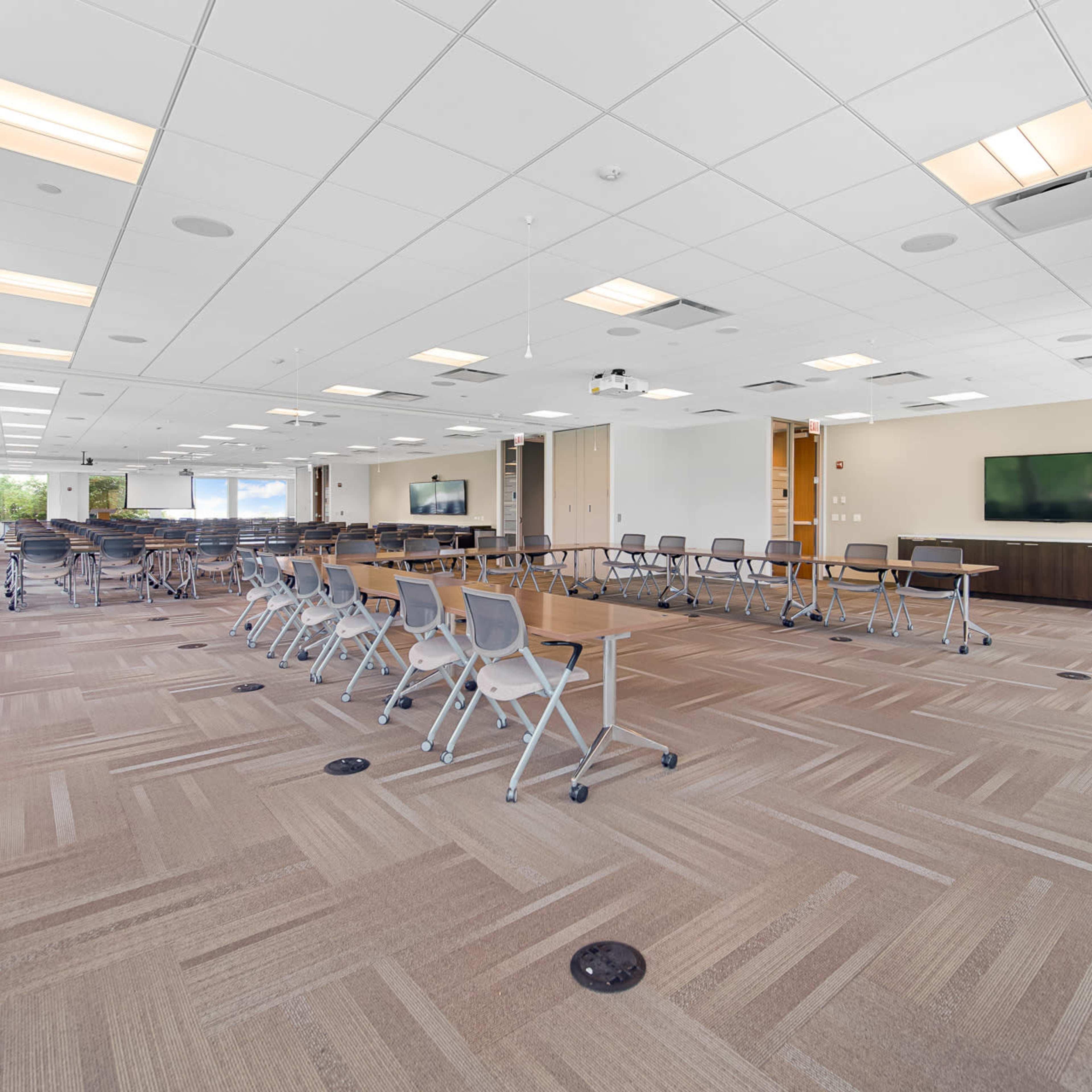 Suburban Corporate Training Room Image in Schaumburg Township, Schaumburg, IL