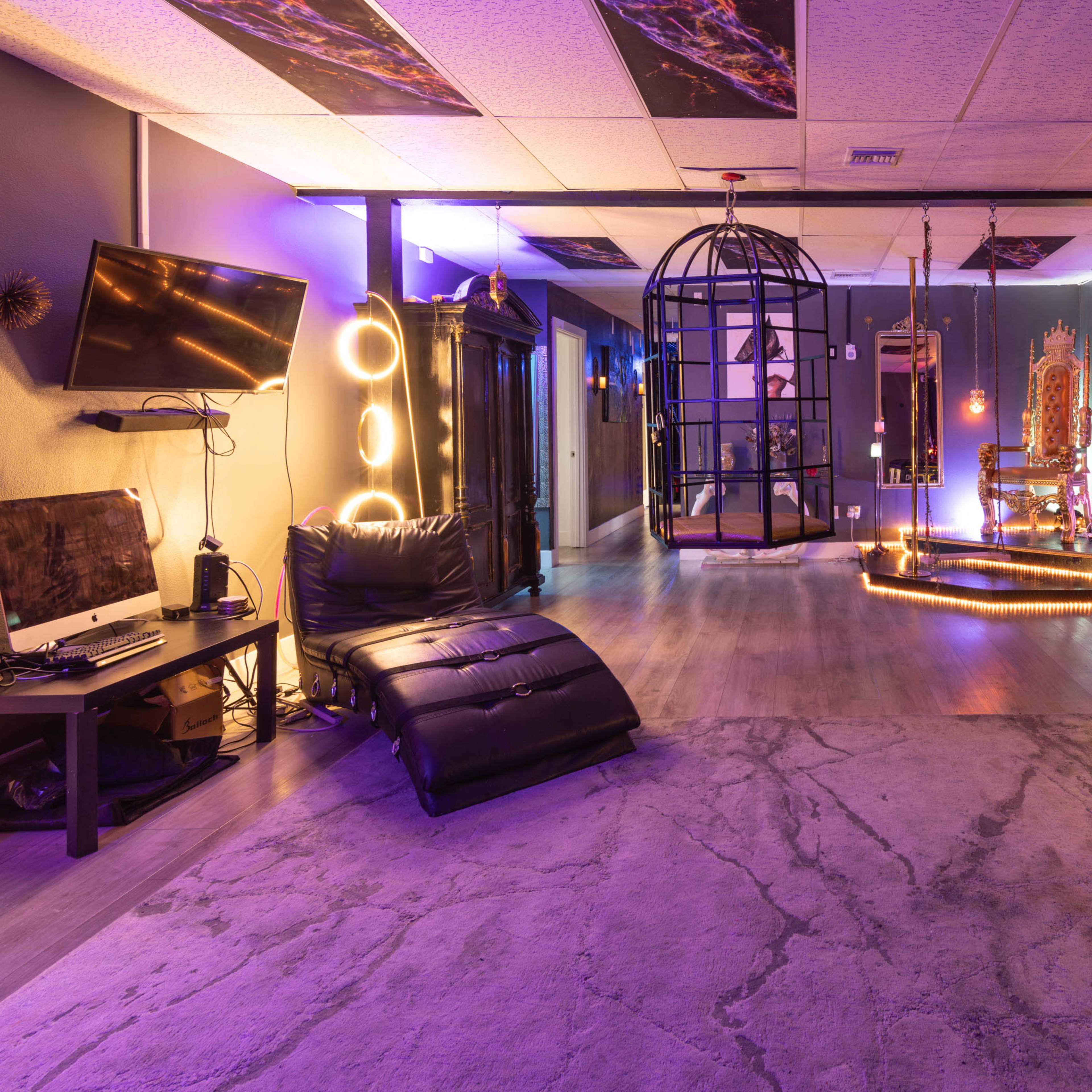 Beautiful Commercial Venue for your next Production Image in Woodland Hills, Los Angeles, CA