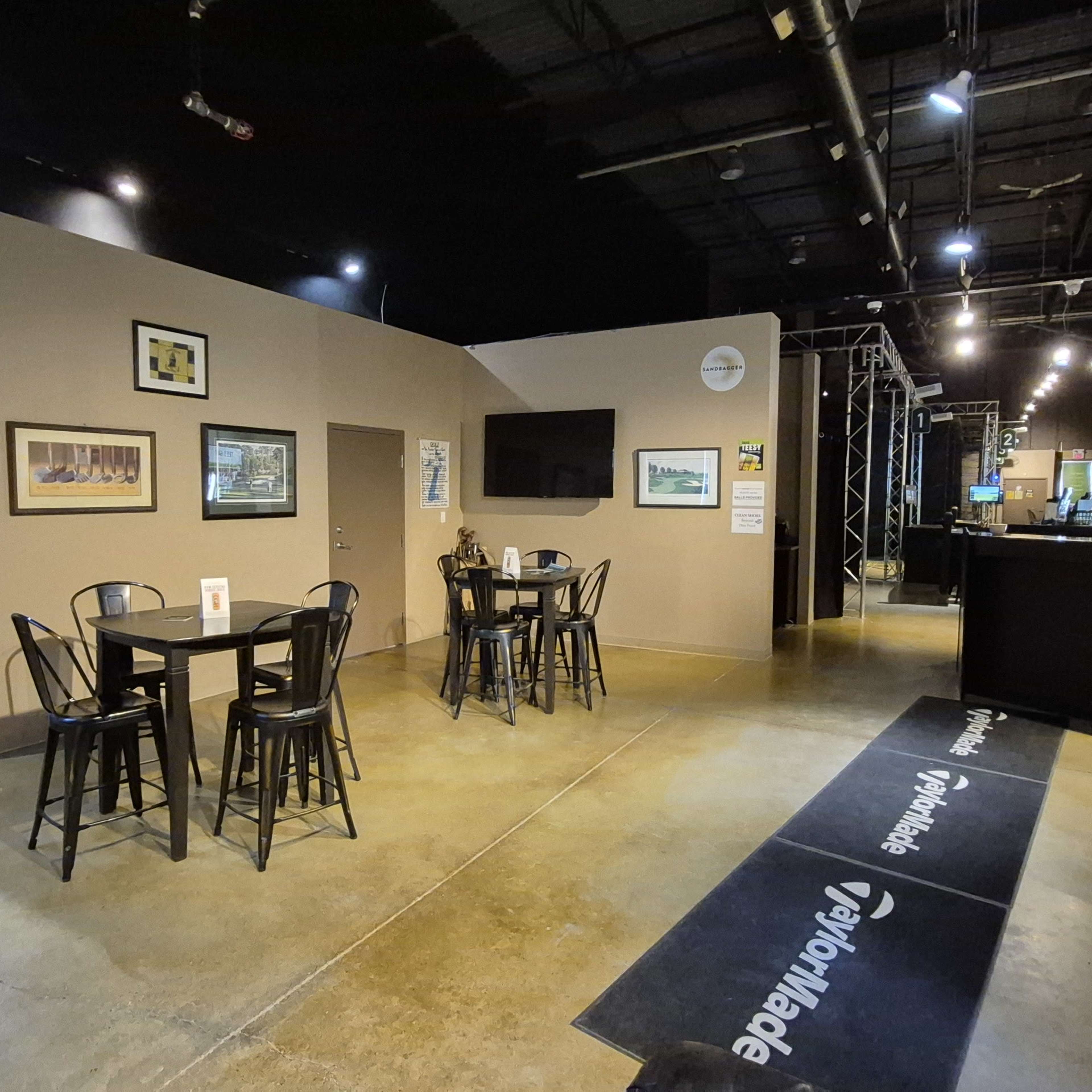 Mississauga Entertainment Venue with 5 High Quality Golf Simulators Image in Erin Mills, Mississauga, ON