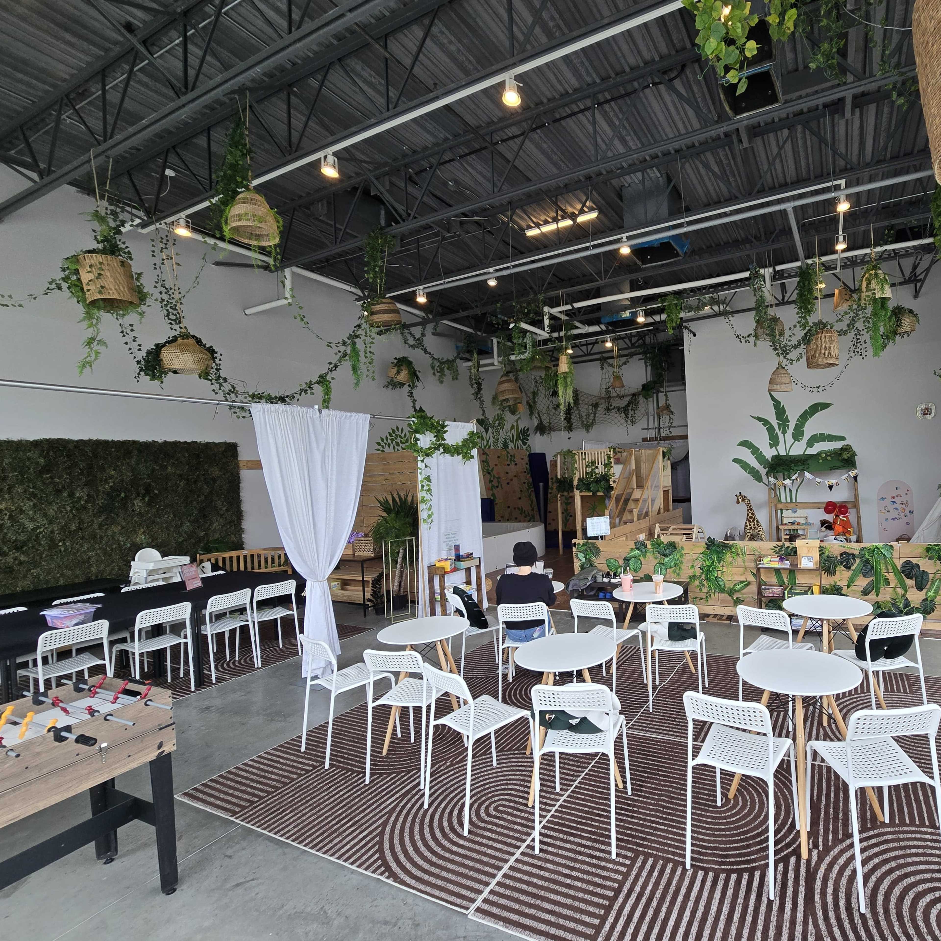 1500 SQ FT STOREFRONT AT HIGHSTREET Image in Abbotsford, Abbotsford, BC