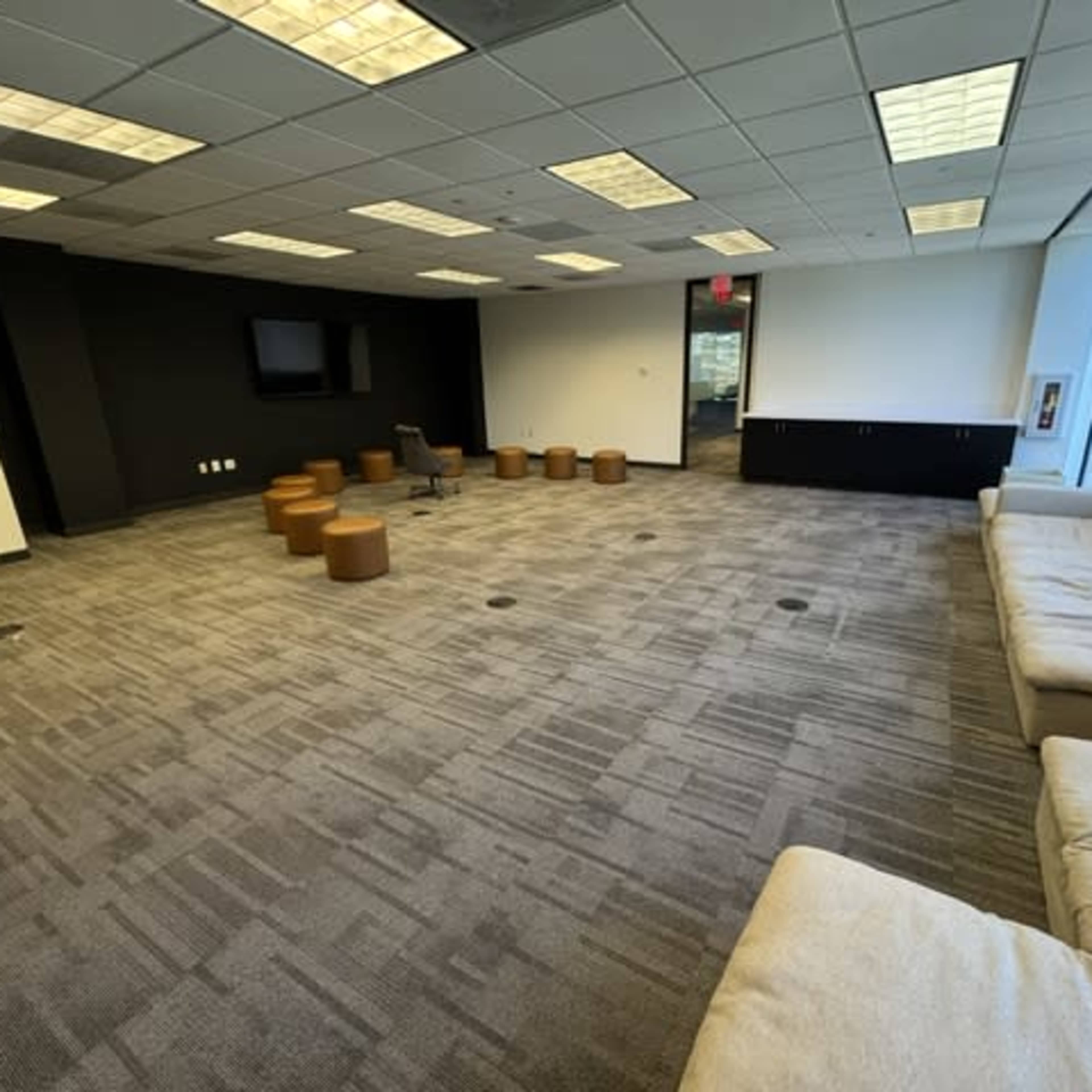 Presentation Room Image in Perimeter Center, Dunwoody, GA
