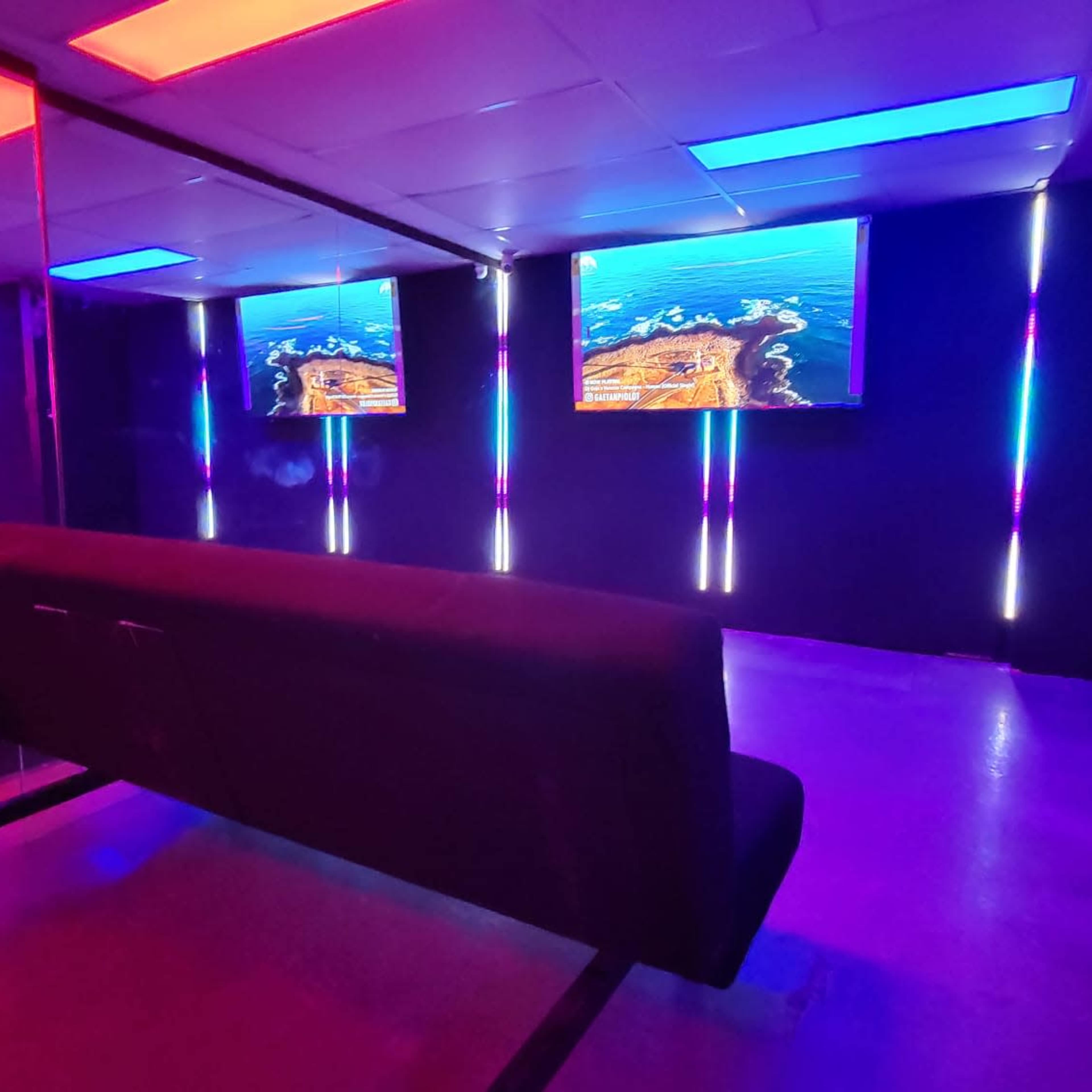 Vibrant Lower-Level Space Image in Toronto, Toronto, ON