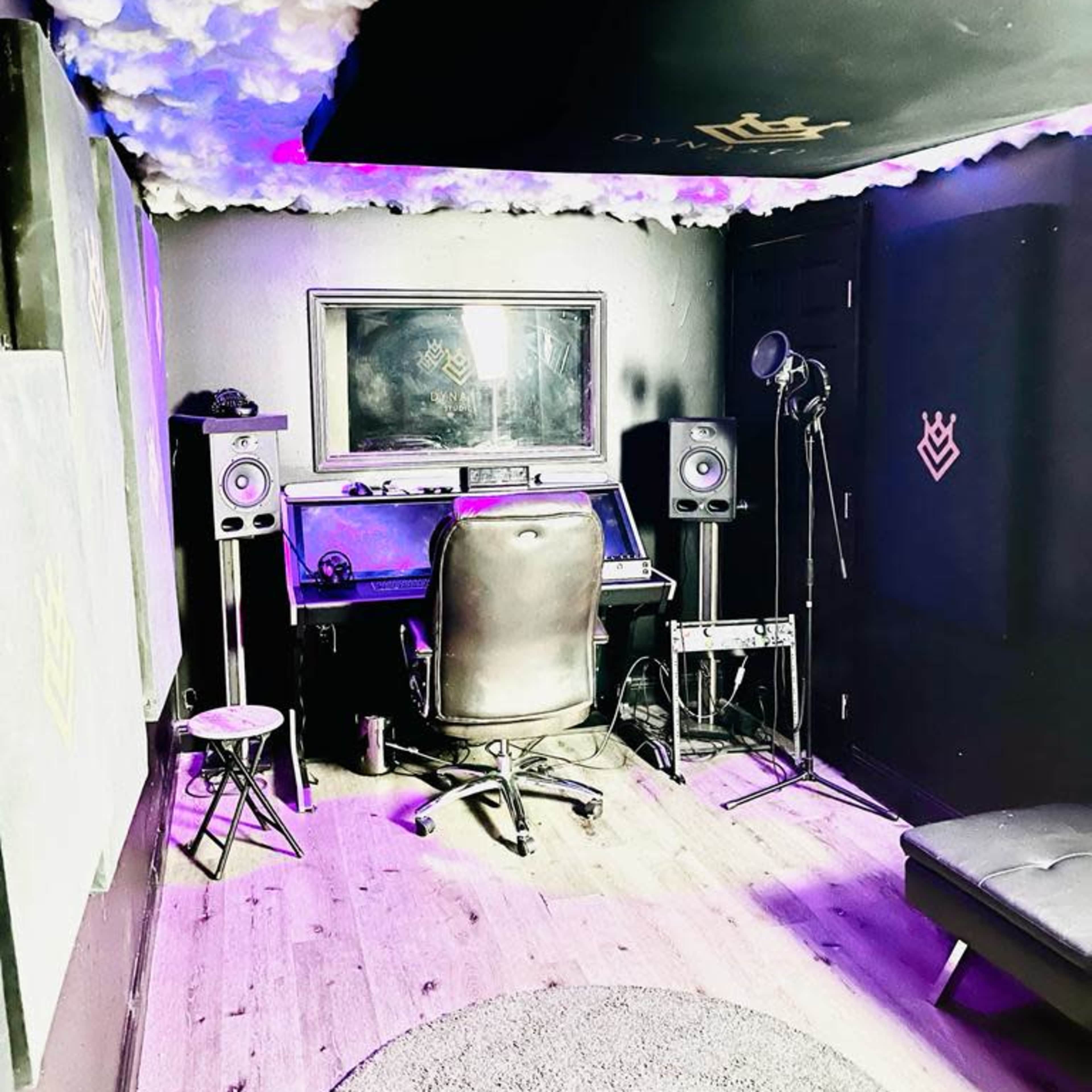 Music studio heart of Kissimmee Image in Kissimmee, Kissimmee, FL
