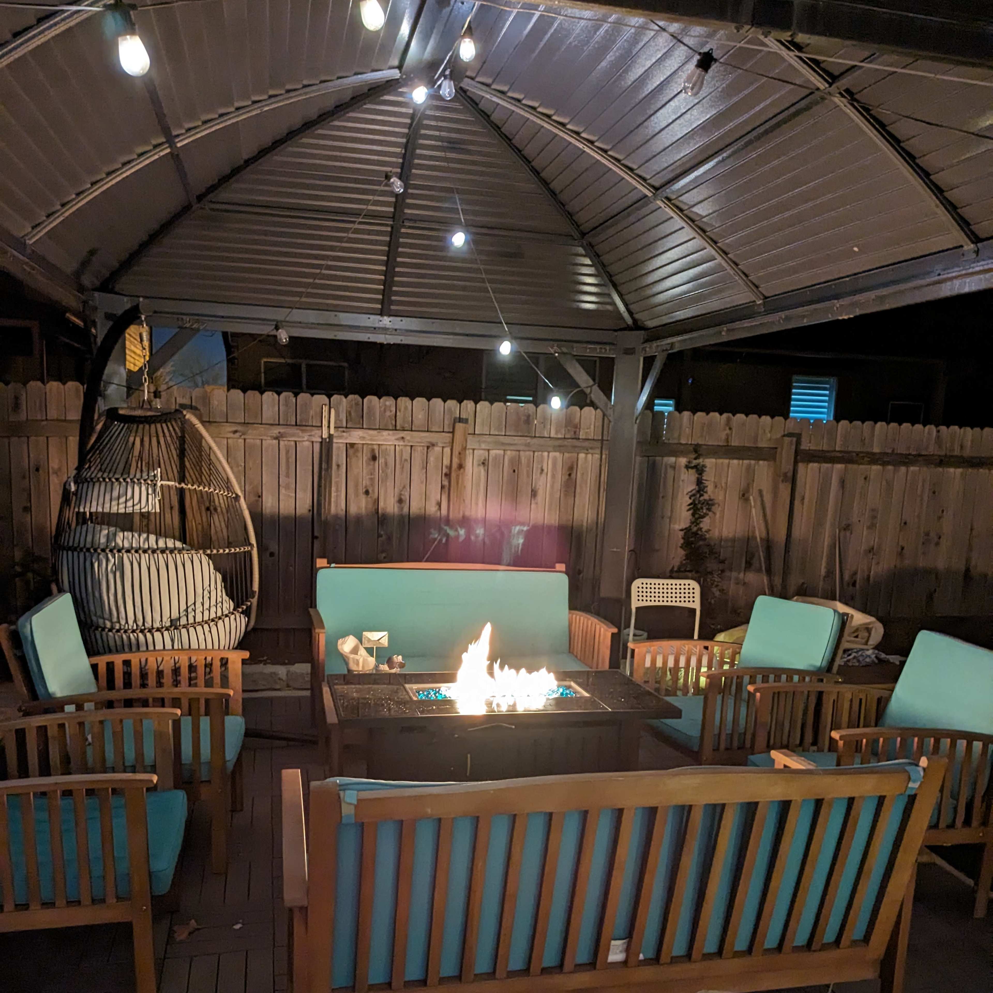Trendy Backyard Image in Austin, Austin, TX