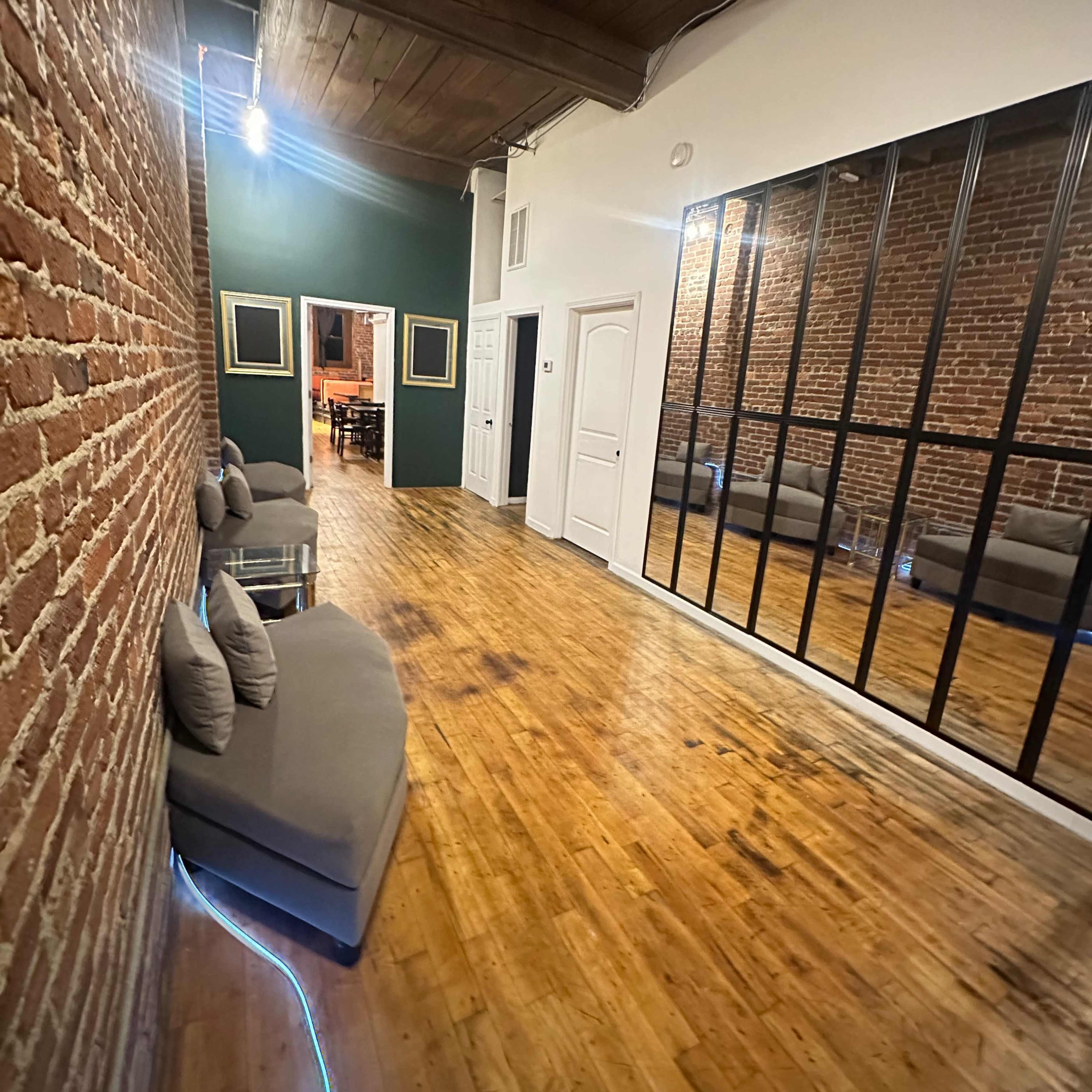 24/7 Private Loft in Downtown Atlanta – Always Open, Always Exclusive Image in Mechanicsville, Atlanta, GA