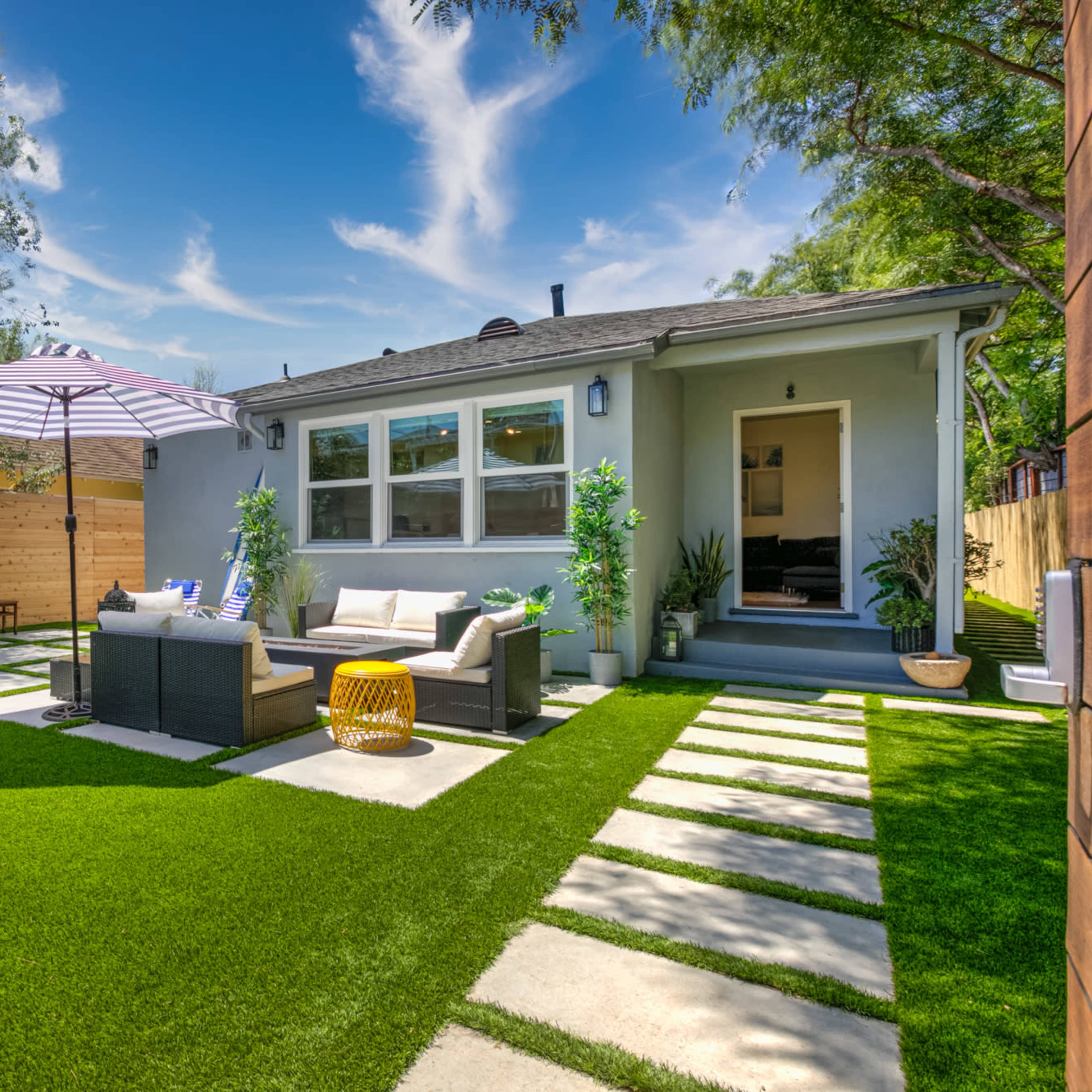 Stunning Venice Home with Private Yard & Deck Image in Venice, Los Angeles, CA