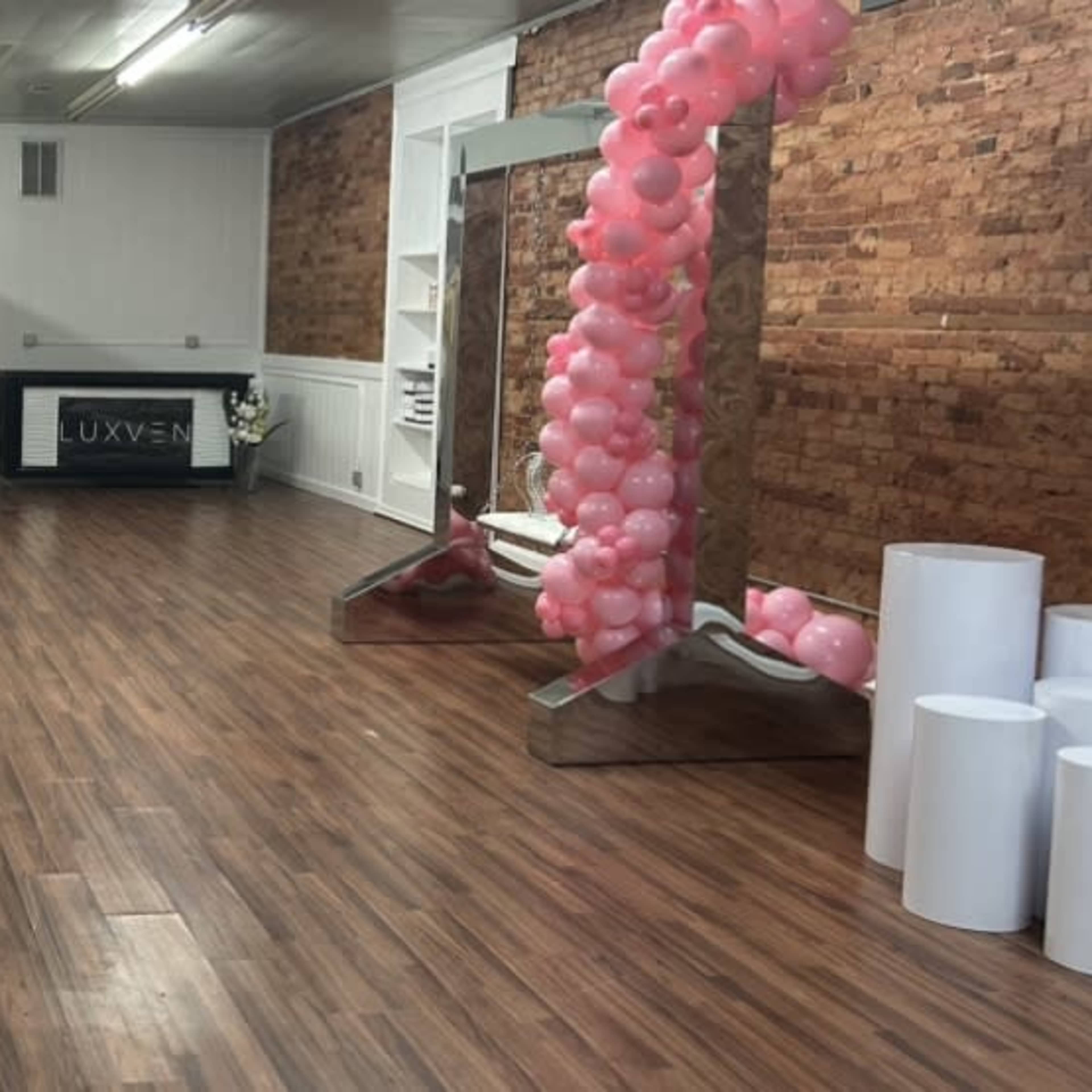 Stylish, Versatile Venue with Elegant Decor & Open Floor Plan Image in Downtown, Griffin, GA