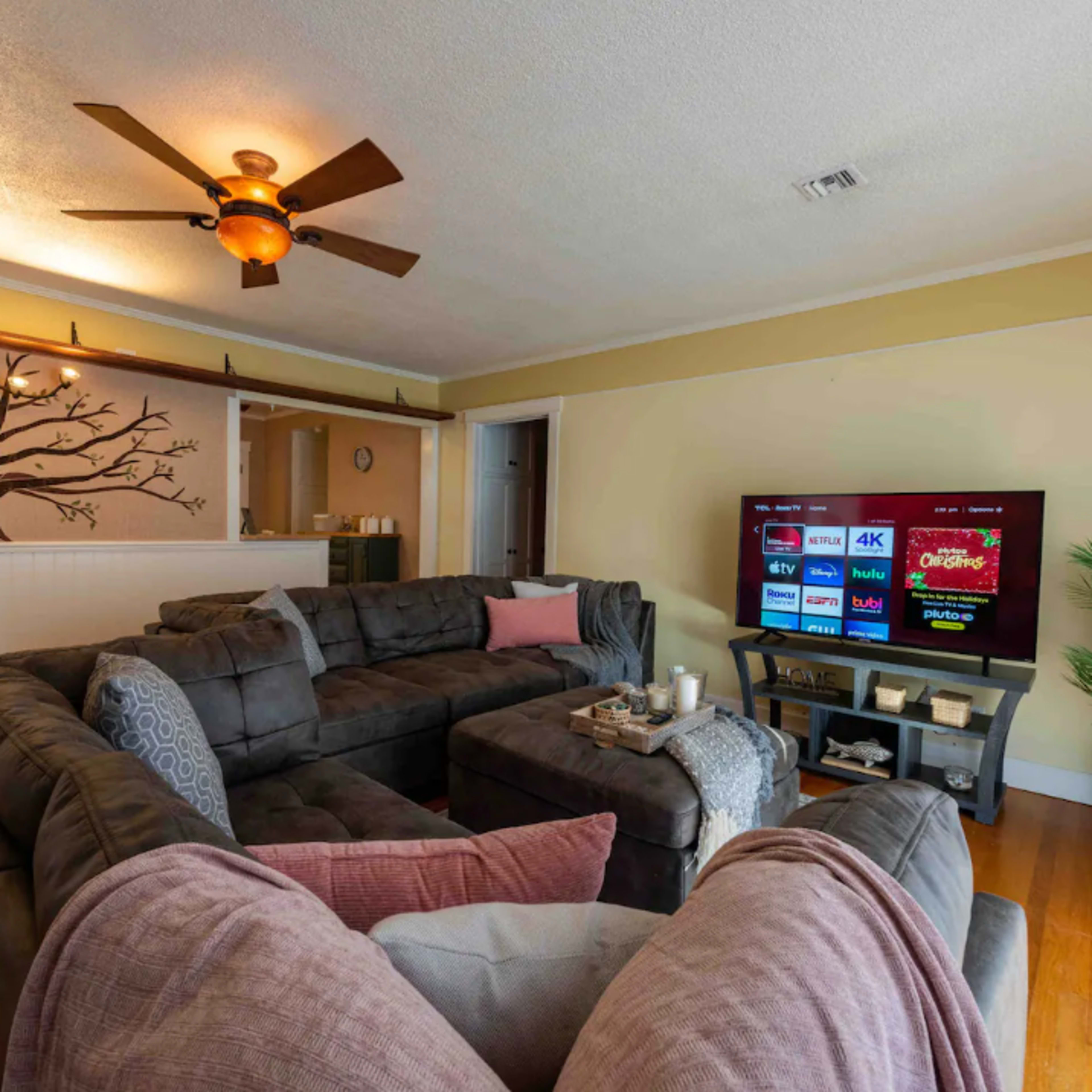 Spacious Retreat 4BR House with BBQ & Backyard Image in Fullerton, Fullerton, CA