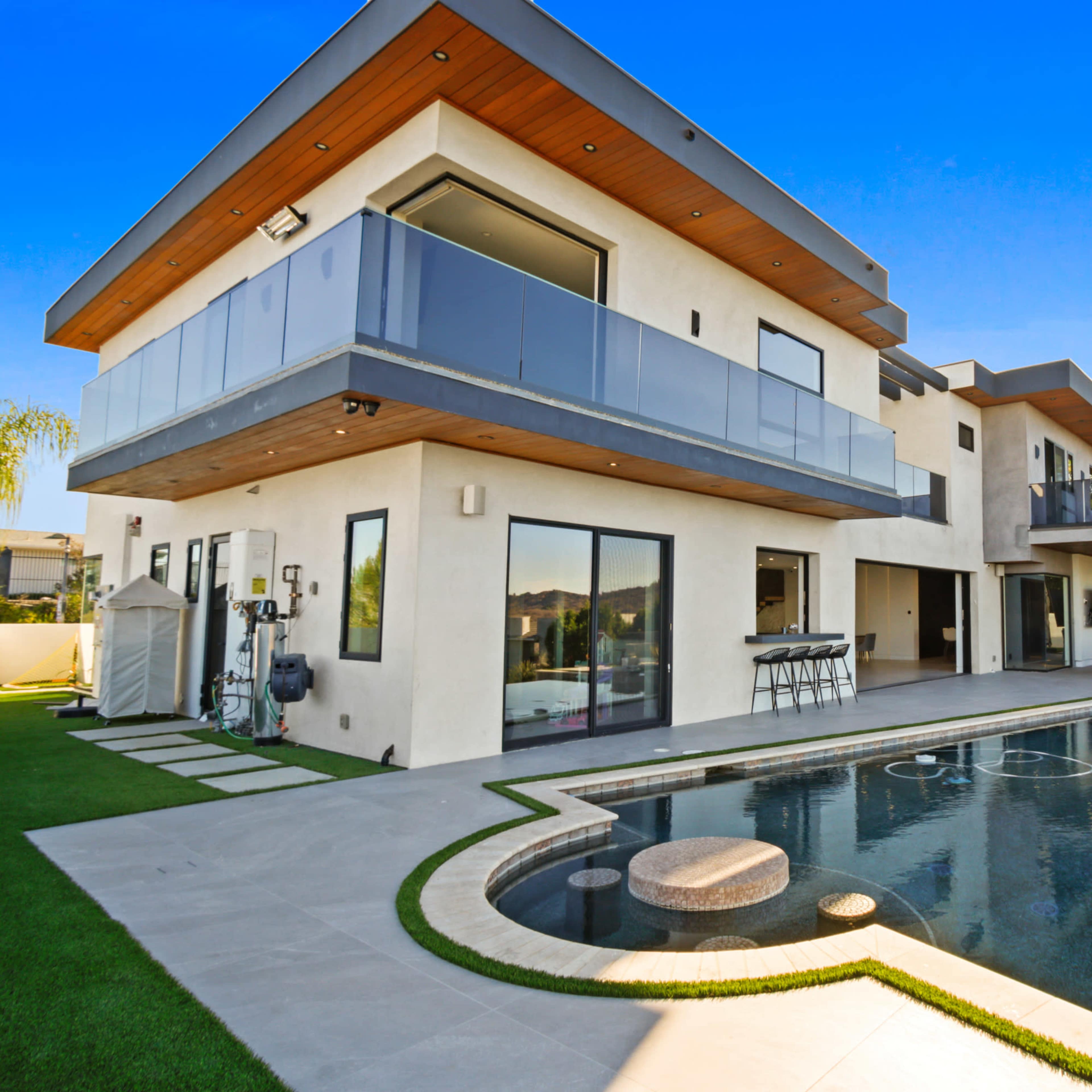 Heavenly Heights: Unique Modern Design Above the Valley Image in Woodland Hills, Los Angeles, CA