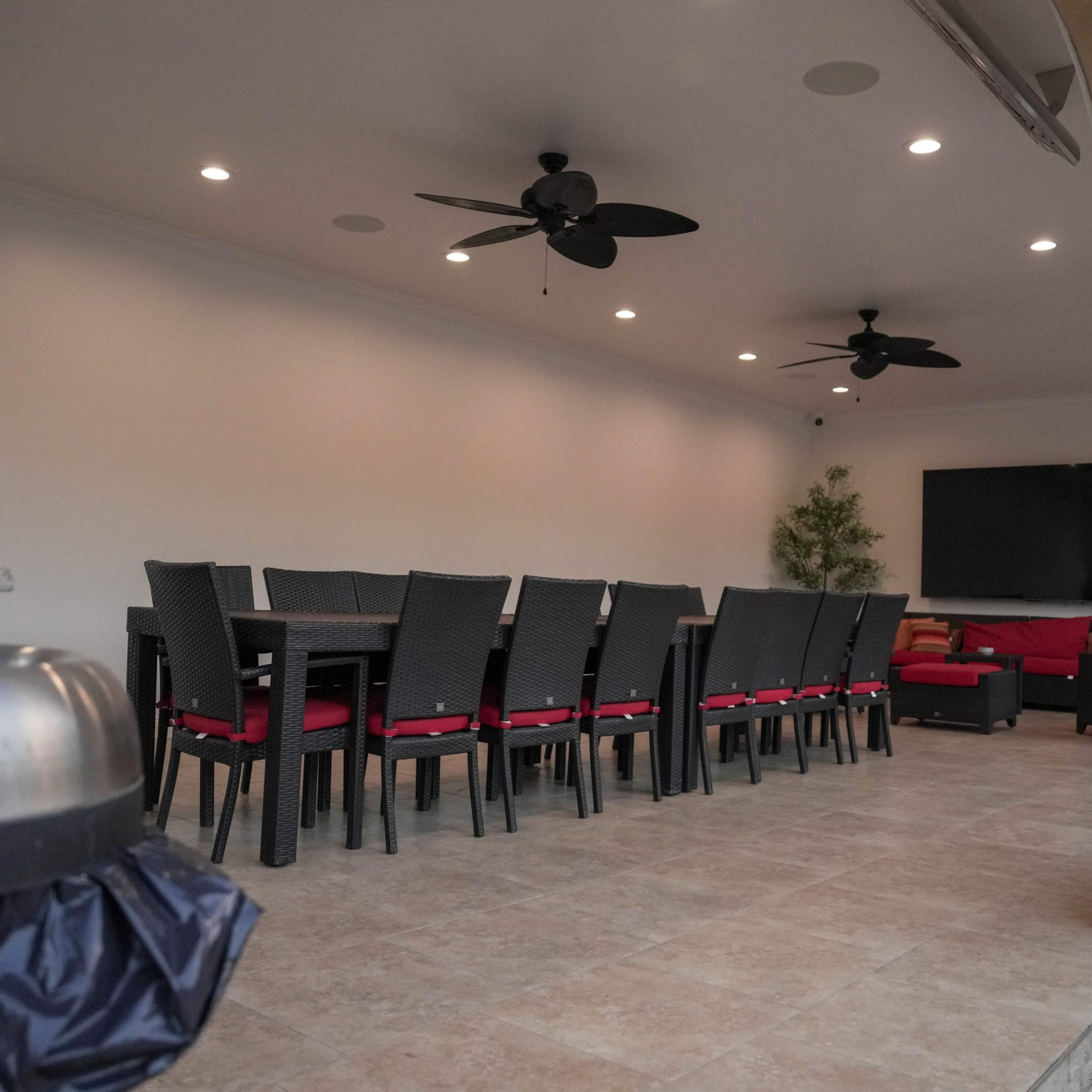Rayen Resort Image in Northridge, Los Angeles, CA