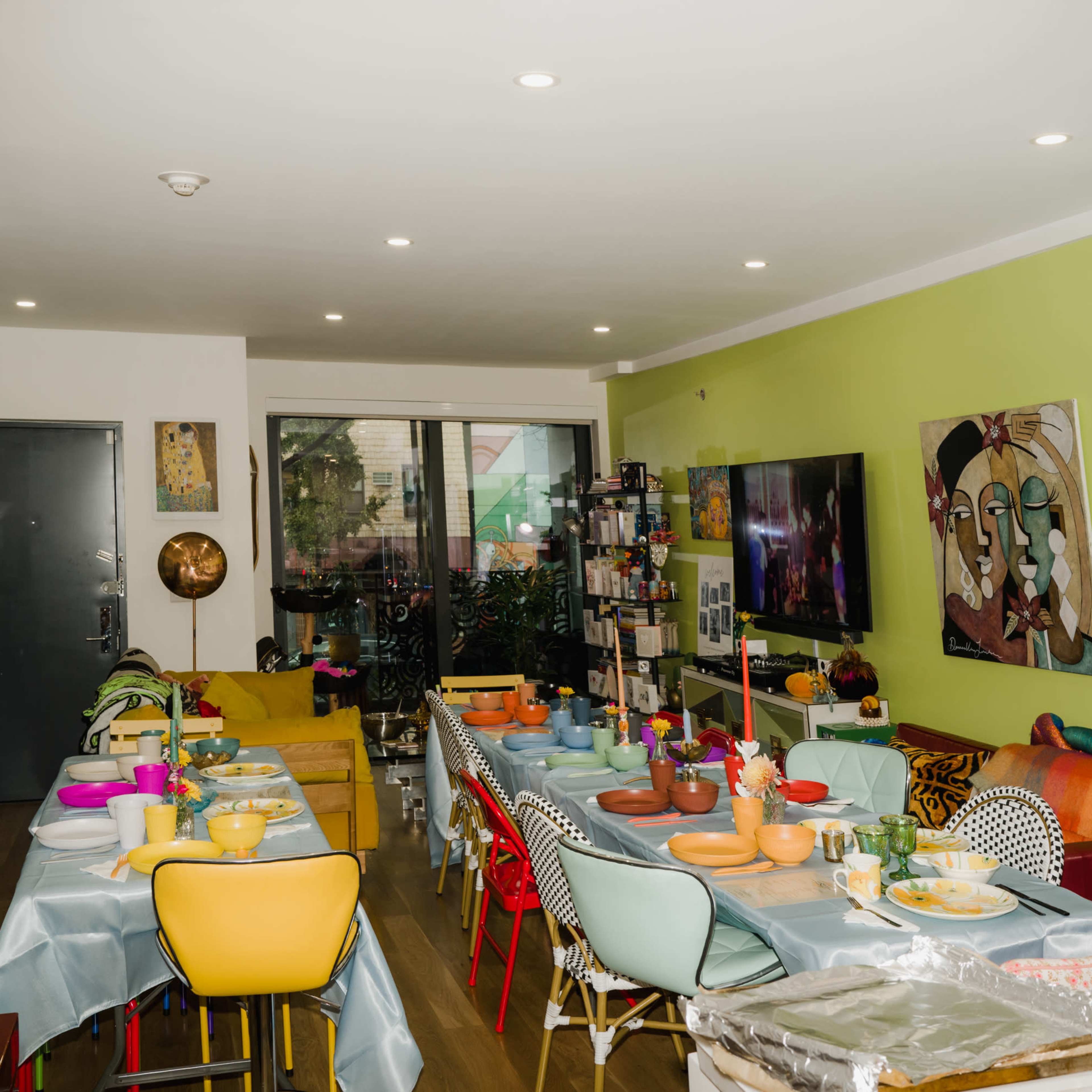 Unique and Colorful, Apartment in Williamsburg with Private Backyard & Rooftop Access – Ideal for Content Shoots & Events Image in Williamsburg, Brooklyn, NY