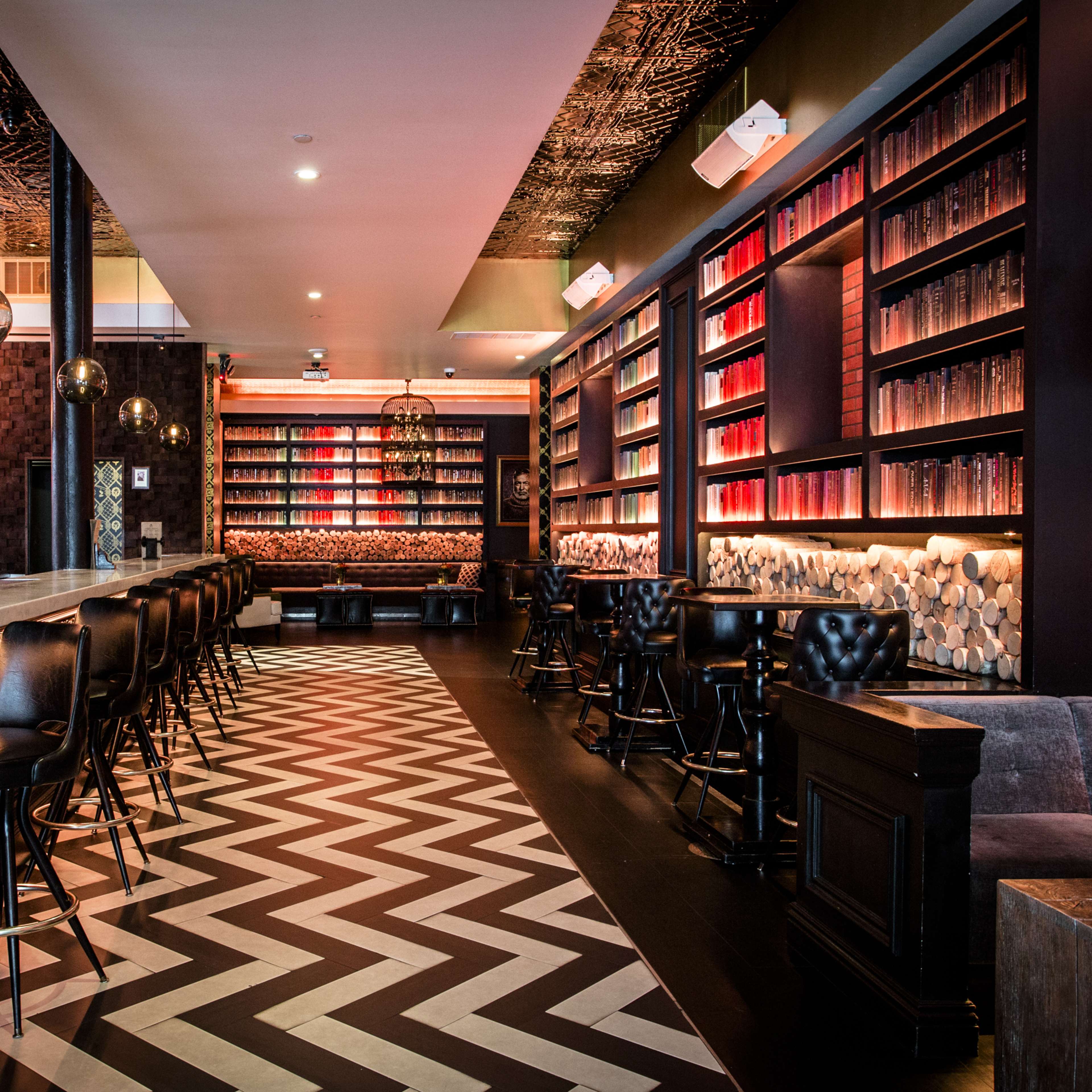 Modern Downtown Cocktail Lounge in a Premier Location with Beautiful Decor Image in South Beach, San Francisco, CA