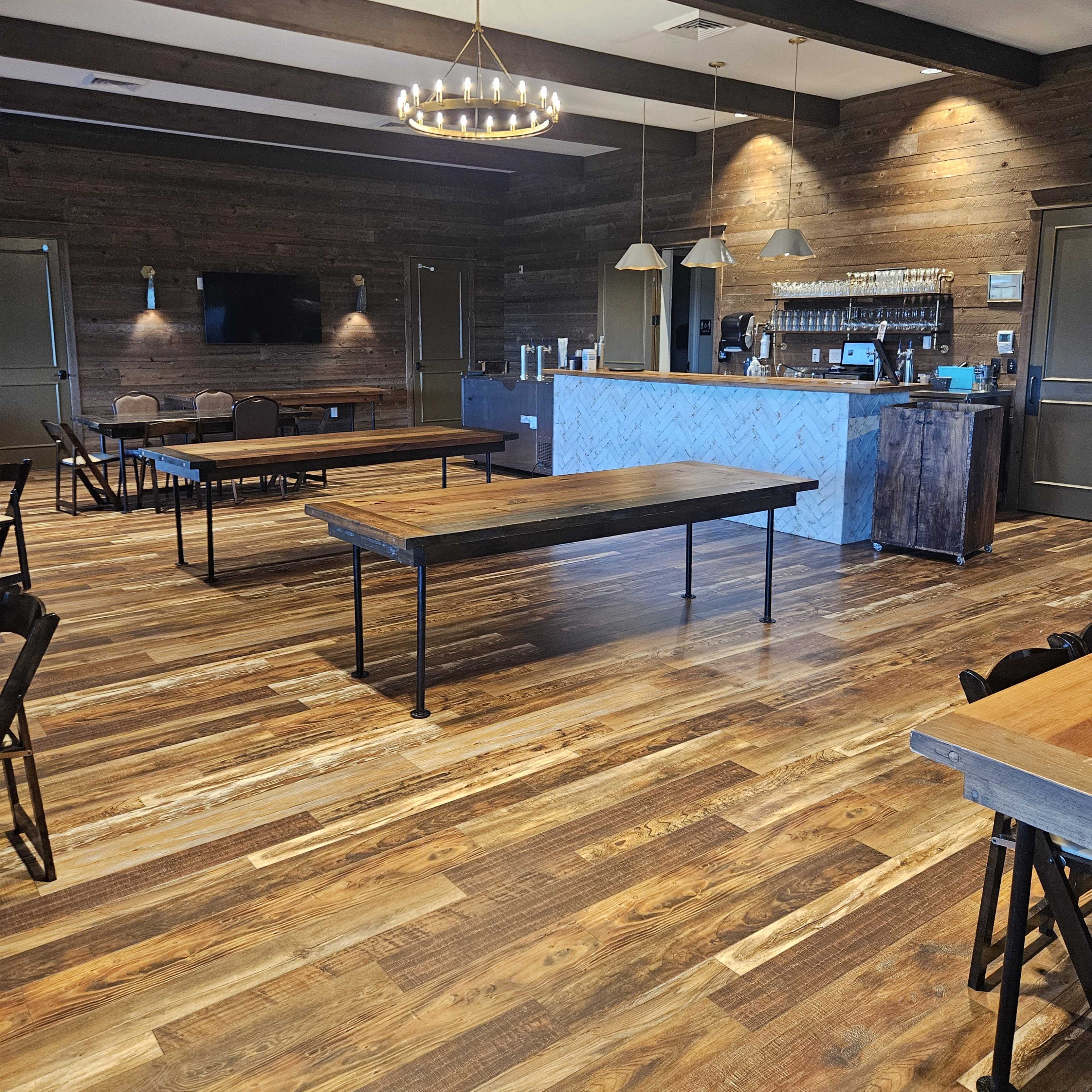 Boutique Event Venues with Lodging and a Restaurant - Bar Area Image in Westfield, Pilot Mountain, NC