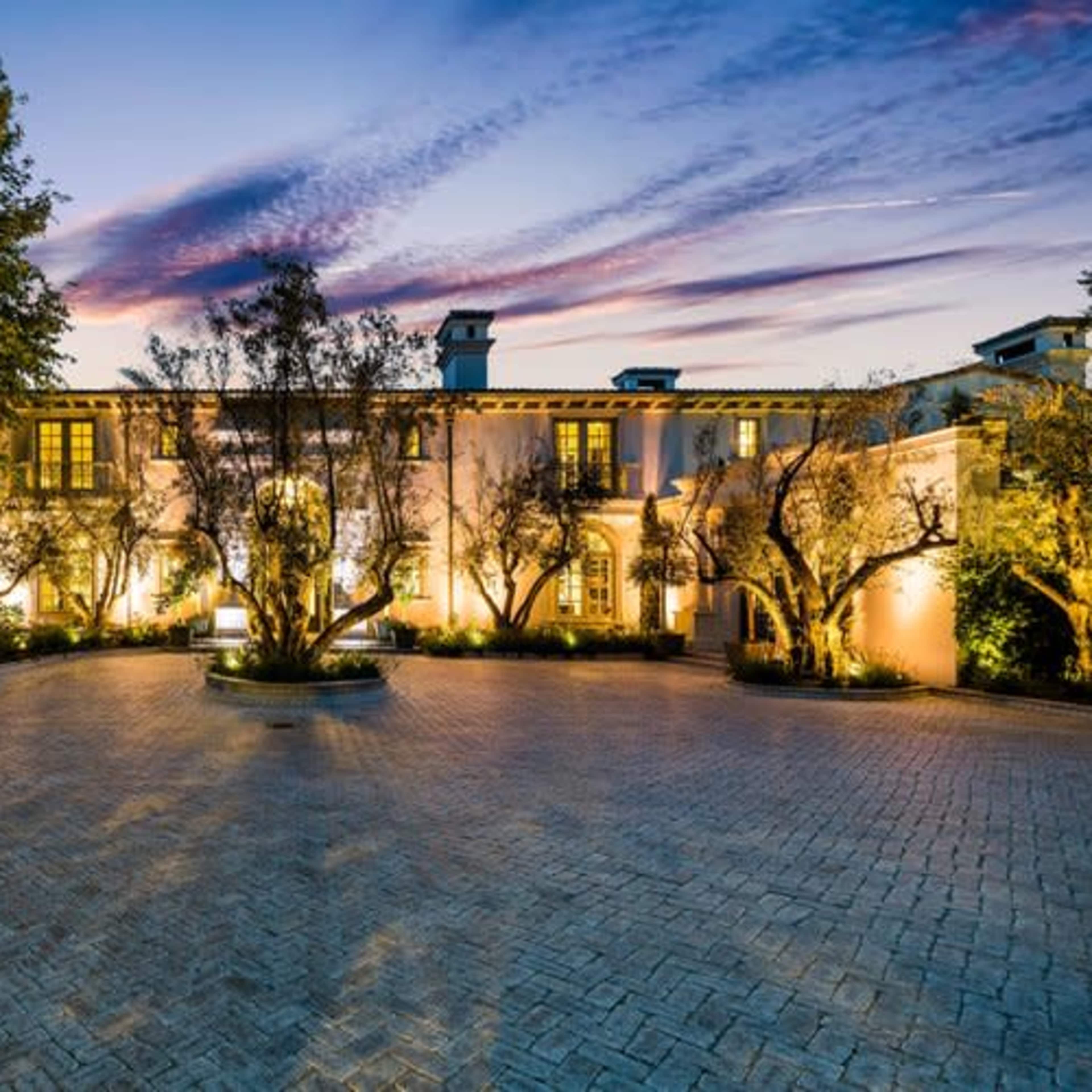 Artsy Villa. Image in Beverly Hills, Beverly Hills, CA