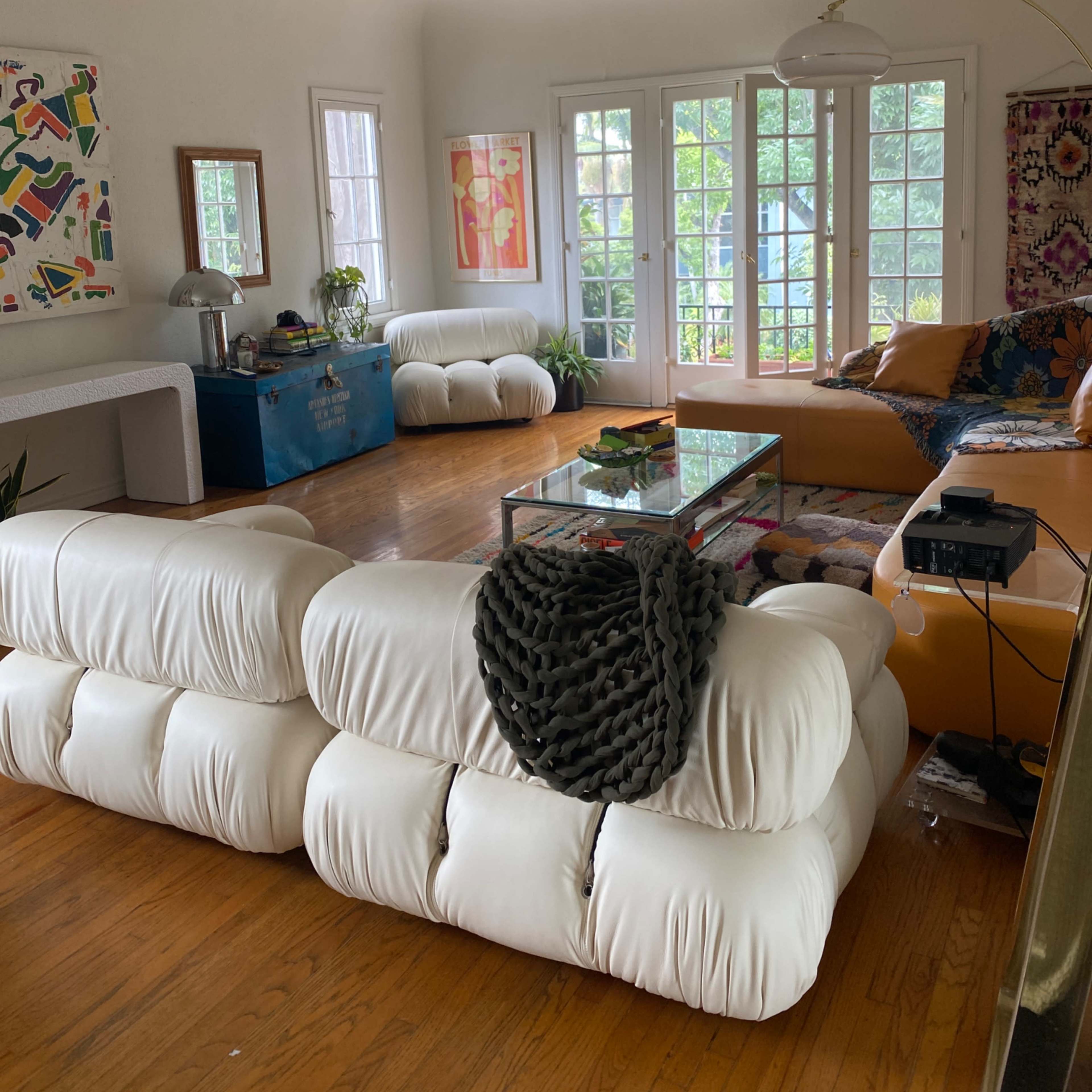 Dreamy West Hollywood Apartment with lots of light, beautiful views, and a front yard Image in Central LA, West Hollywood, CA