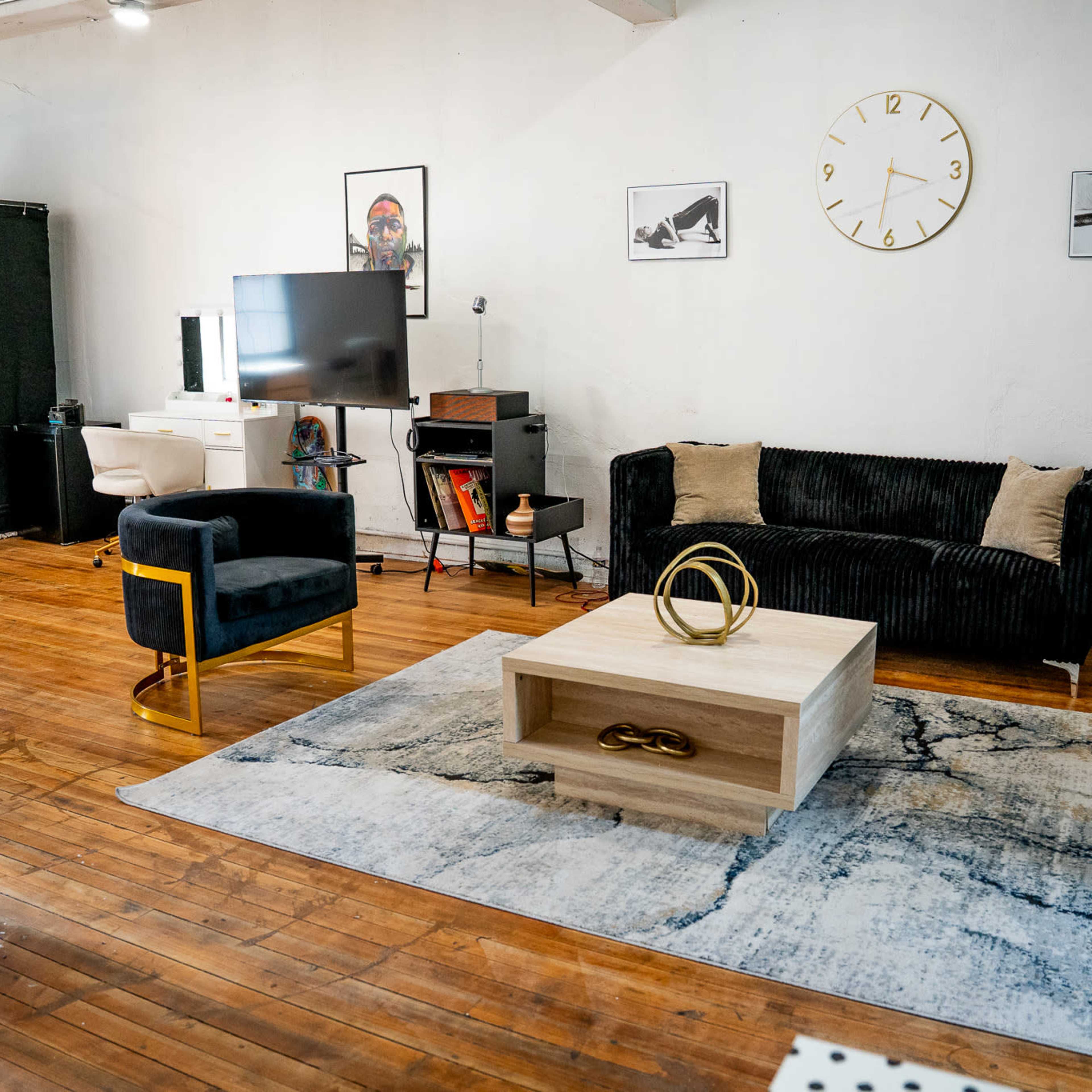 Chic Lighted Studio Loft with White Brick Image in Coatesville, Coatesville, PA
