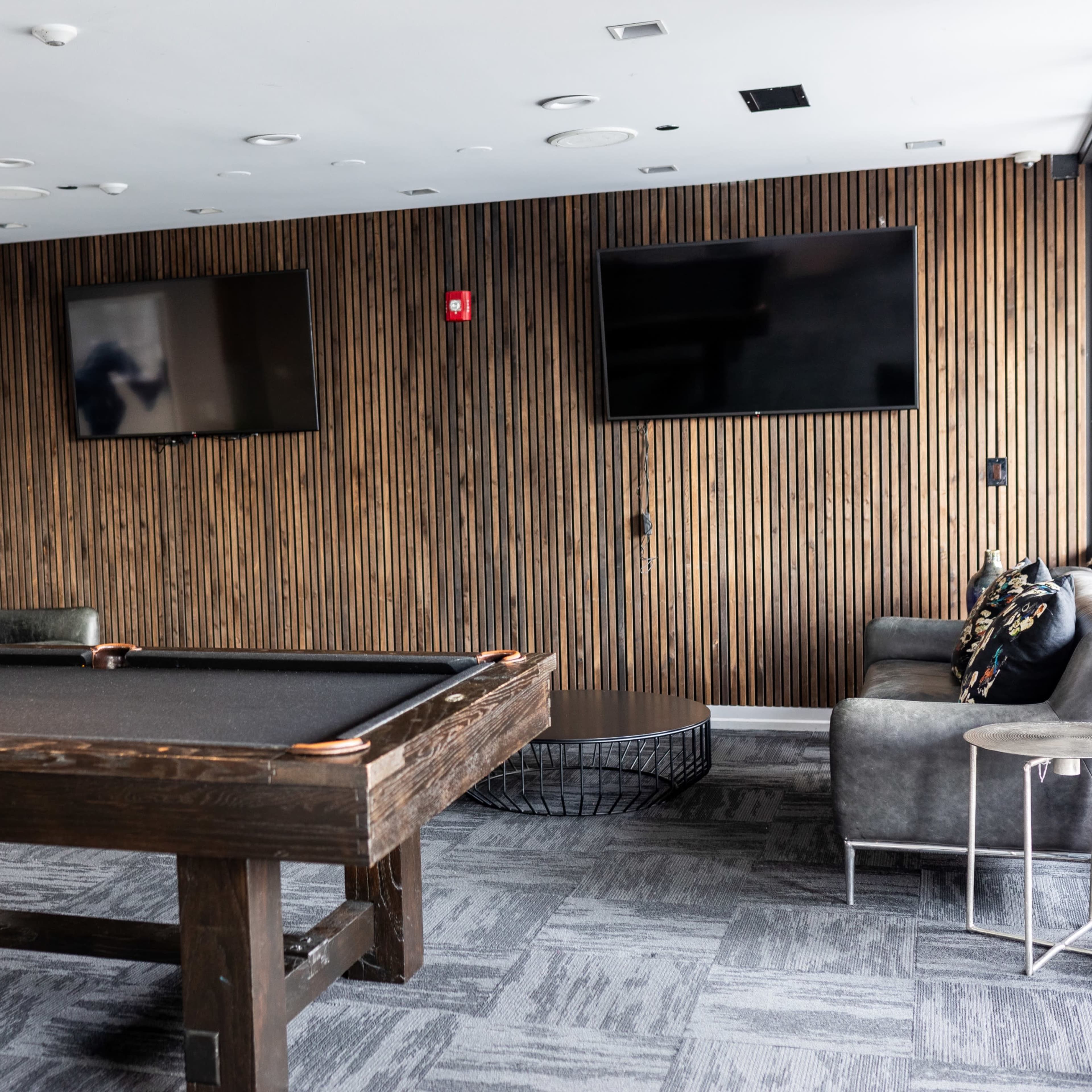 Luxe Clubhouse Image in Near South Side, Chicago, IL