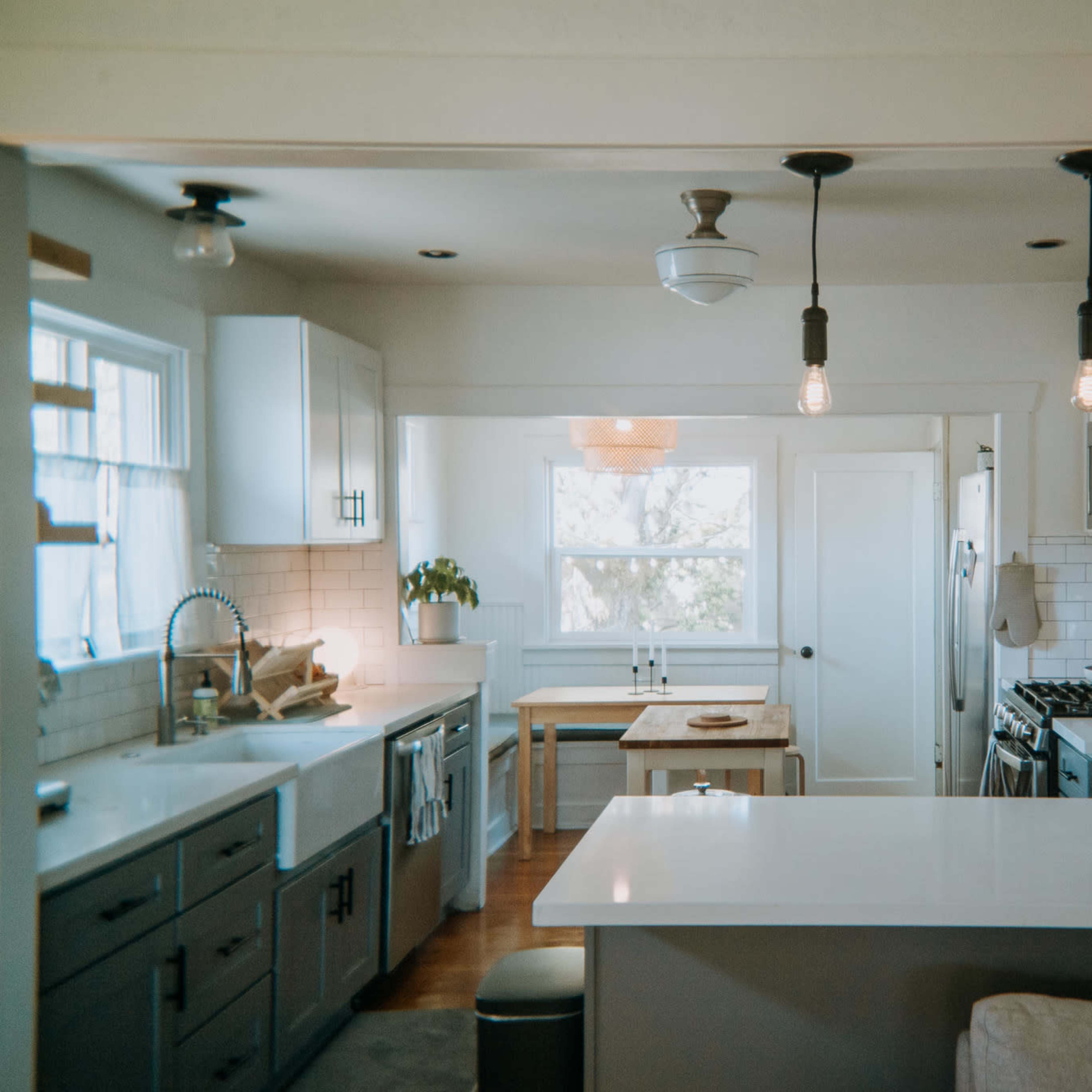 Modern Craftsman Kitchen with Cozy Dining Nook Image in Northeast Portland, Portland, OR