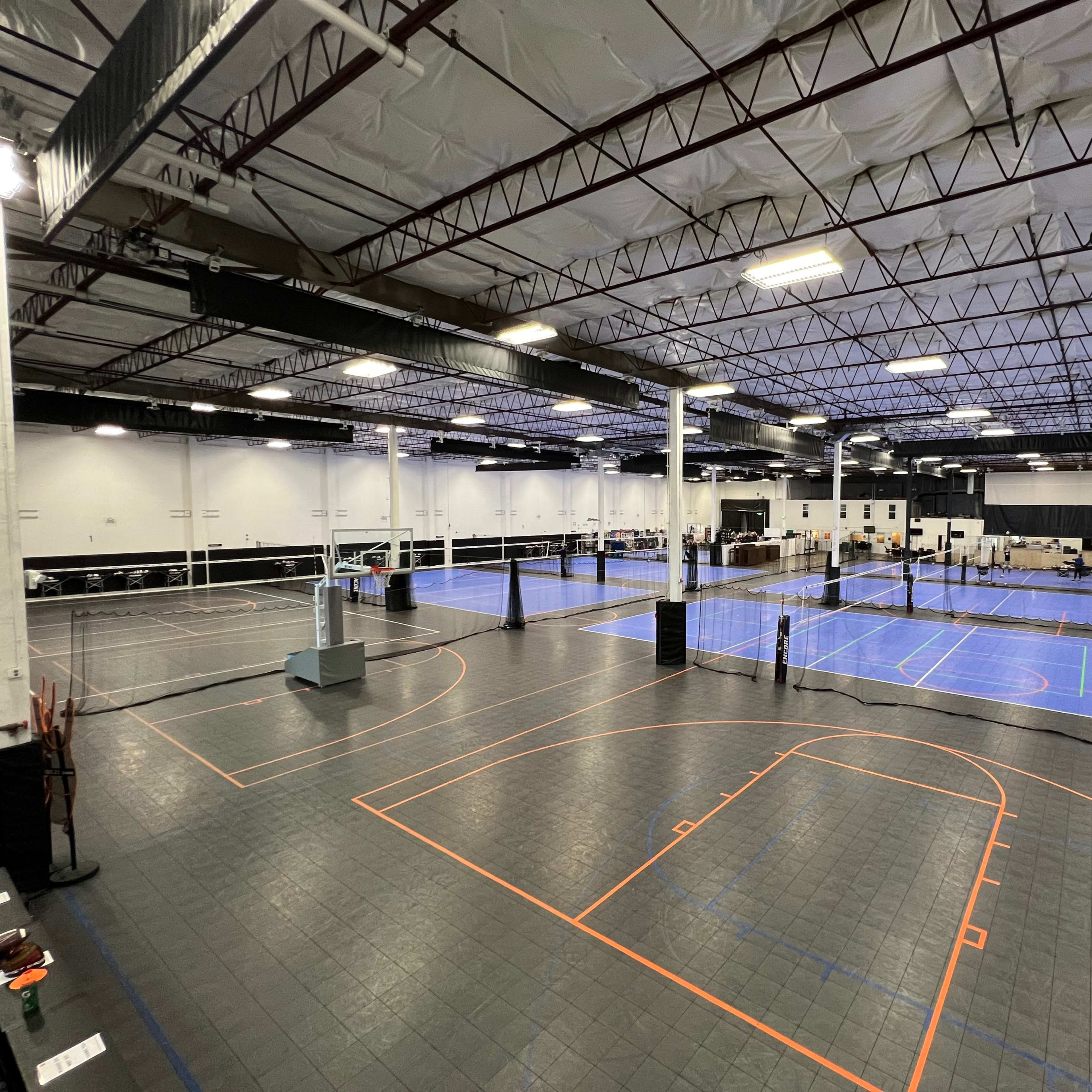 10 Best Basketball Courts (Indoor Outdoor) for Rent Near Me Peerspace