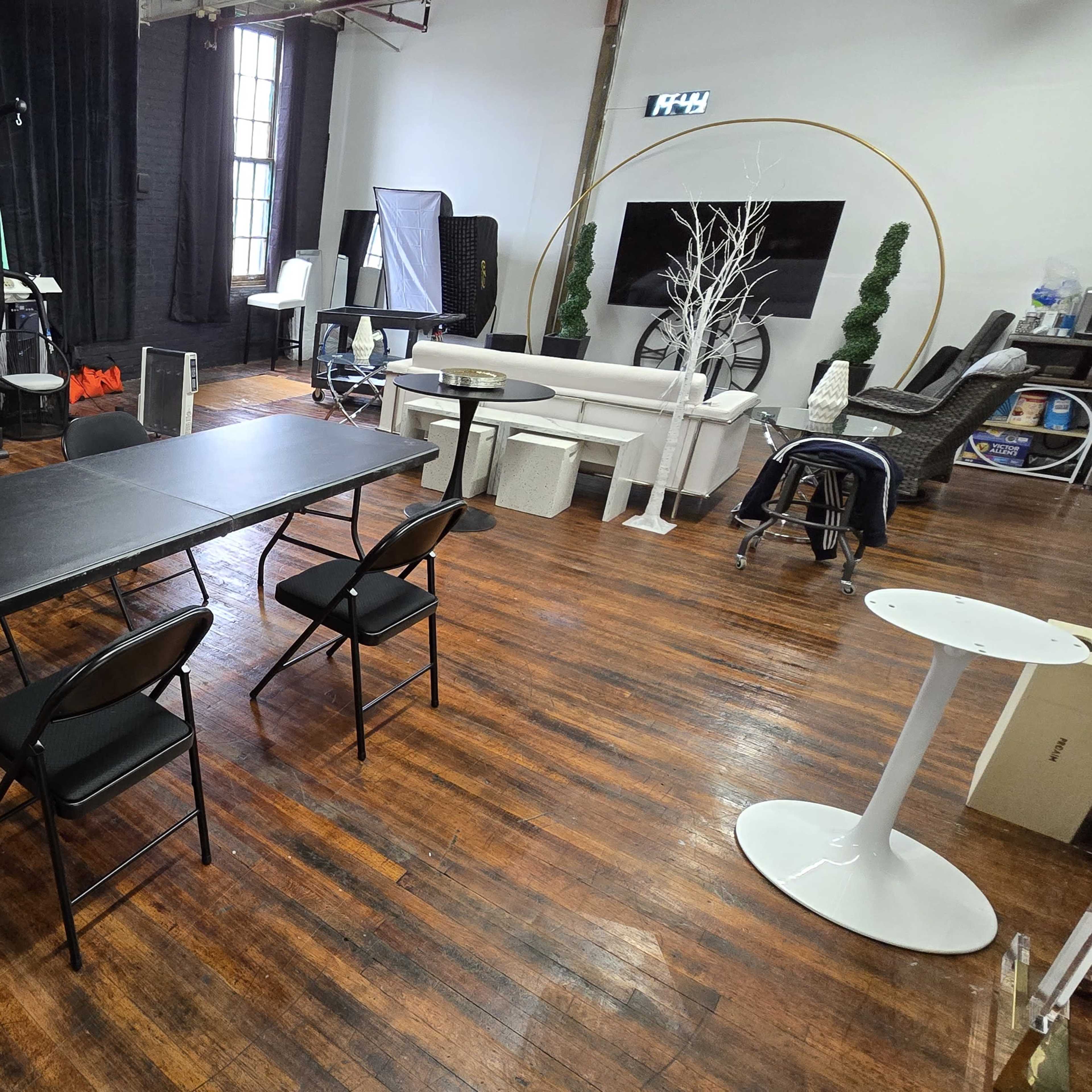 Nfinity Studios | Sophisticated Off-Site Space with a Fashion Flair Image in Camp Washington, Cincinnati, OH