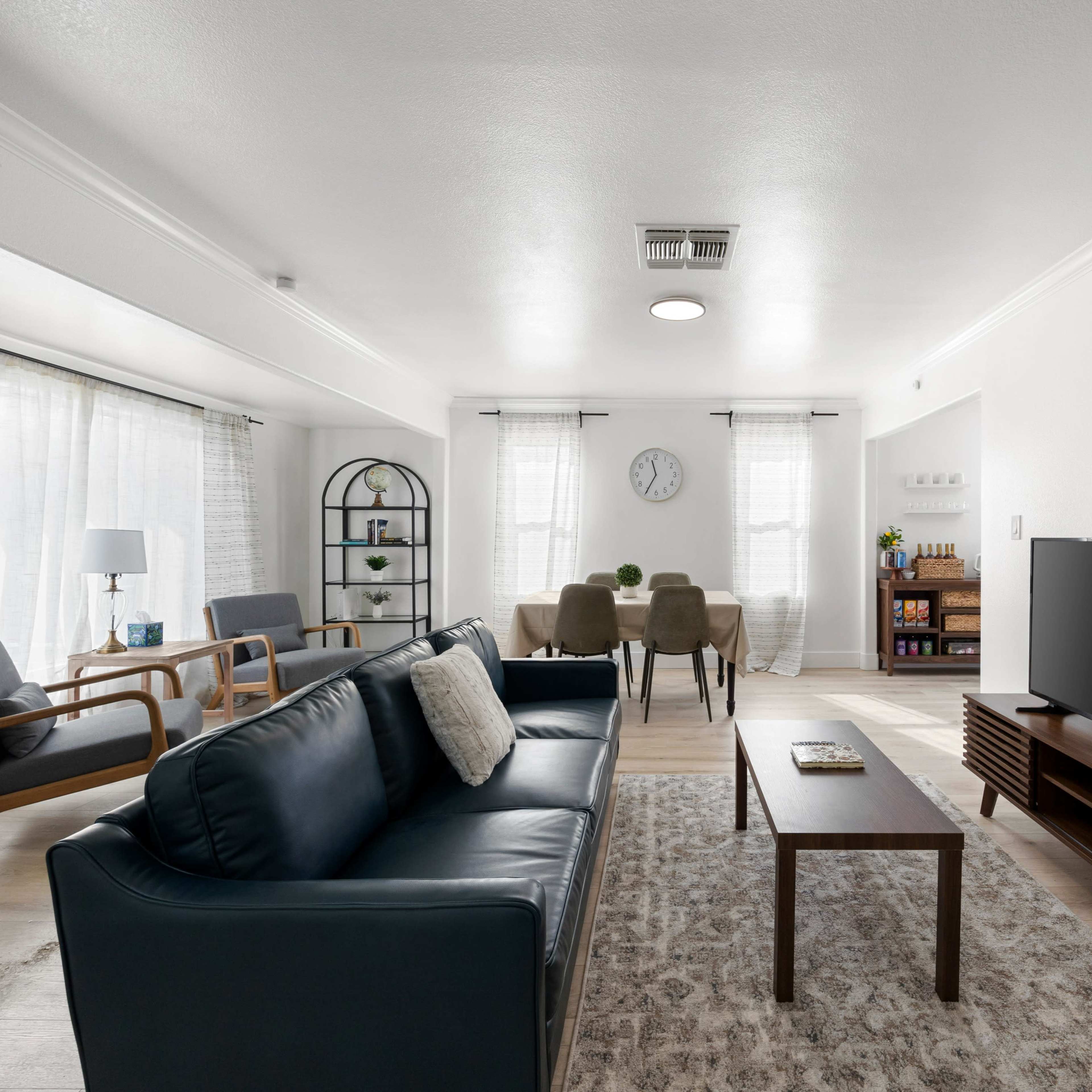 Dreamy 2-Bedroom Retreat in the Heart of Sac Image in Tahoe Park, Sacramento, CA