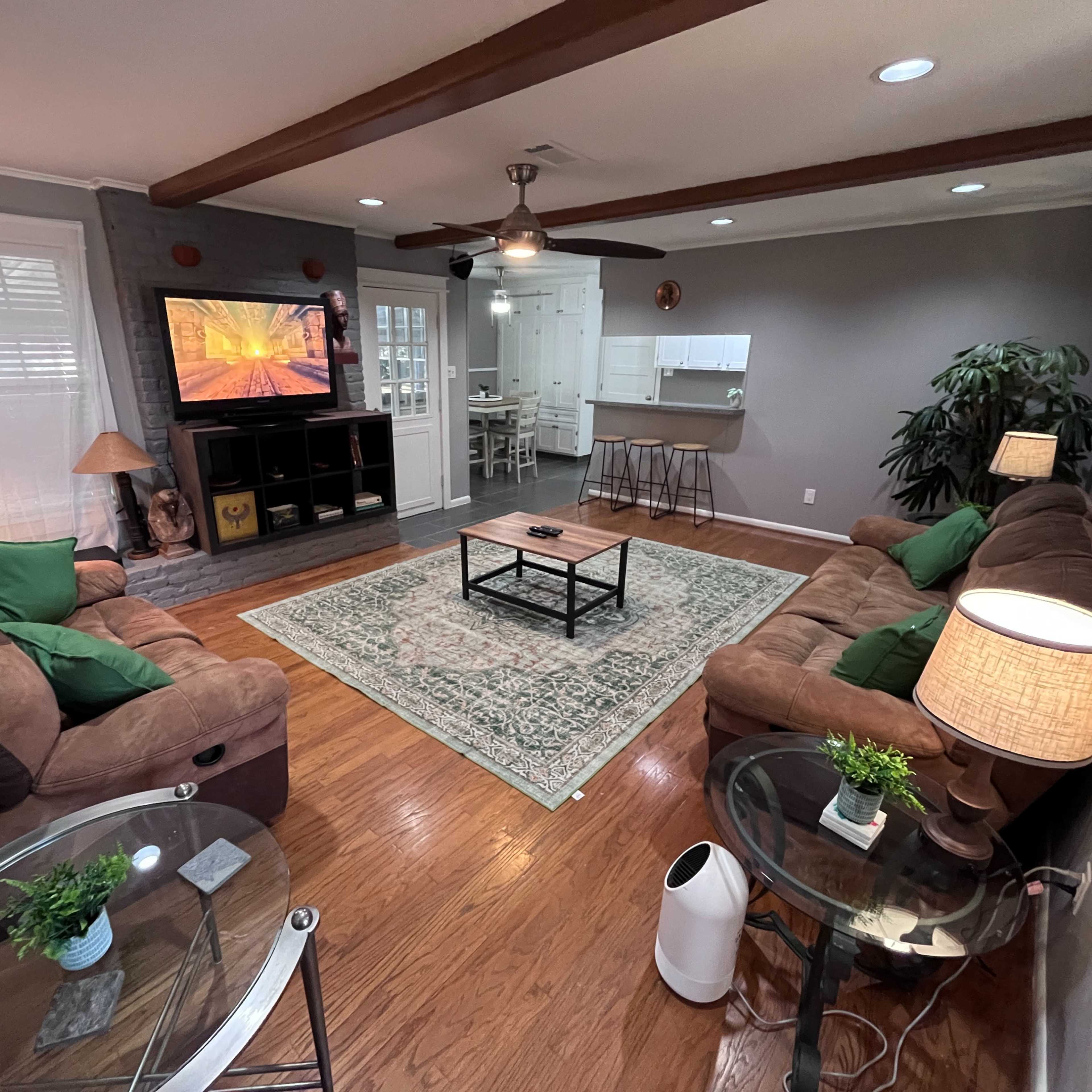 Cozy Escape W/GameRoom•HSWifi•Aprox 10Min to NRG Image in Westbury, Houston, TX