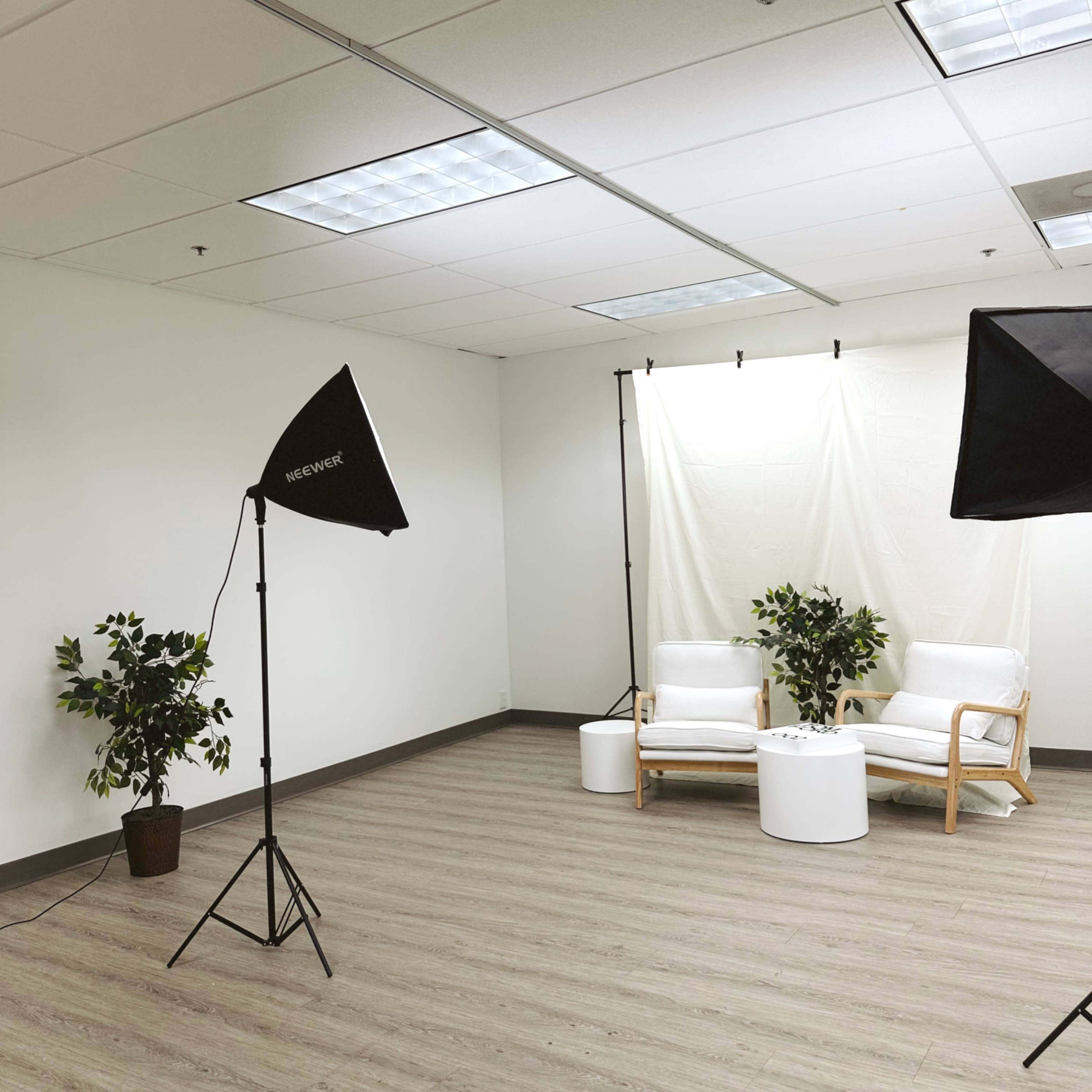 Natural Studios- Photo Studio Image in Town N Country Alliance, Tampa, FL