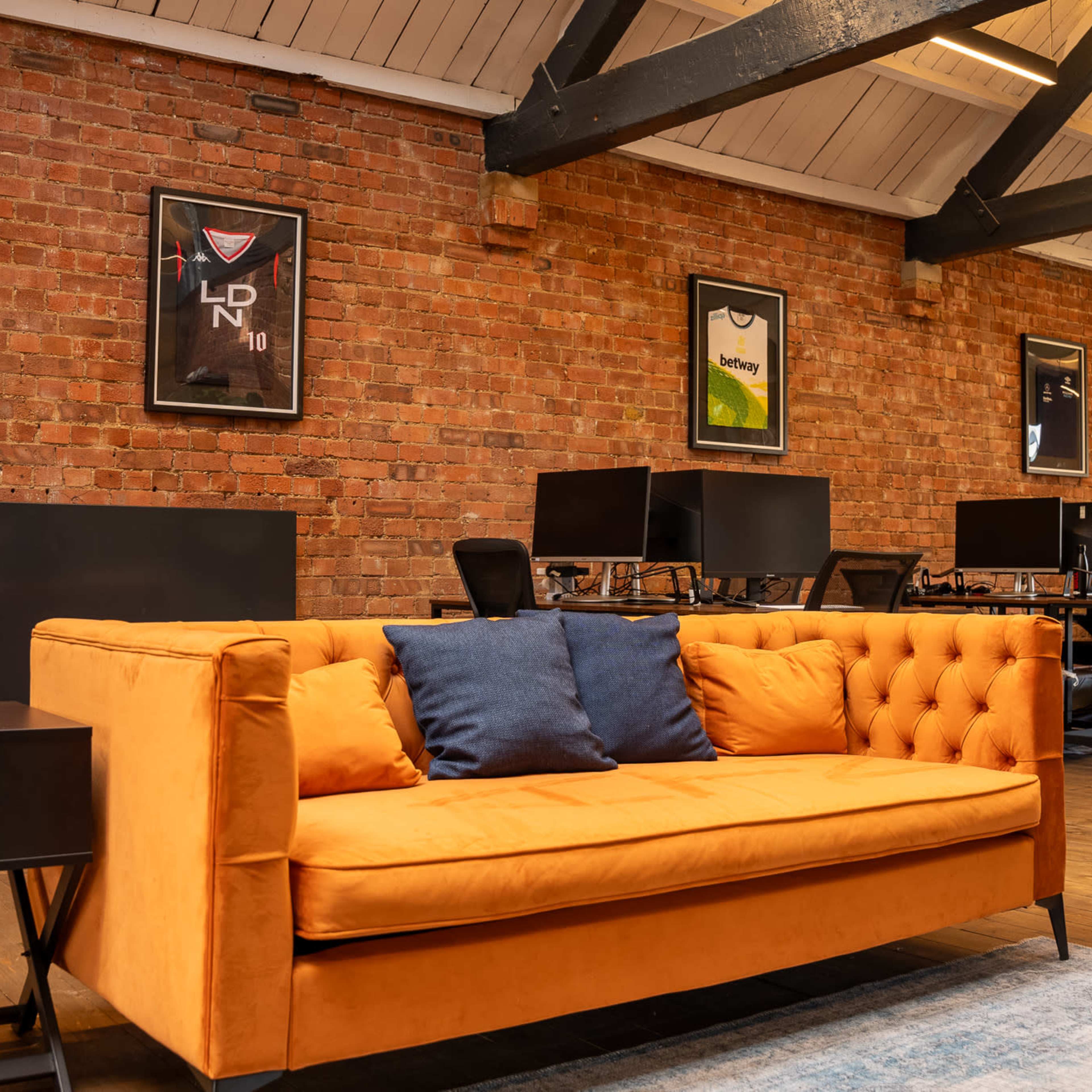 Versatile, quiet and bright open-plan Office, meeting room and studio space in the heart of Shoreditch Image in London, London, England