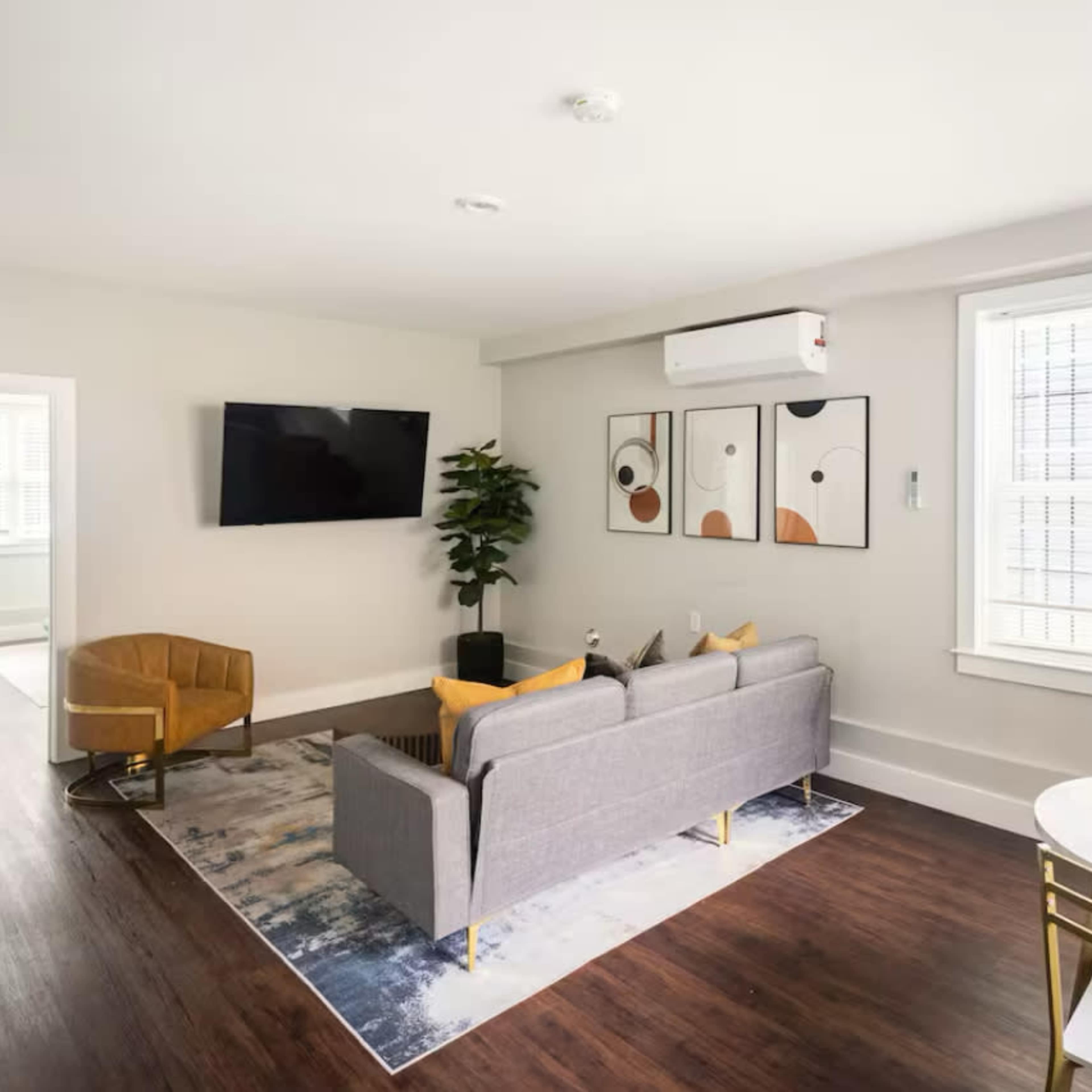 Modern 1 bedroom Home Minutes from EWR Image in Lower Clinton Hill, Newark, NJ