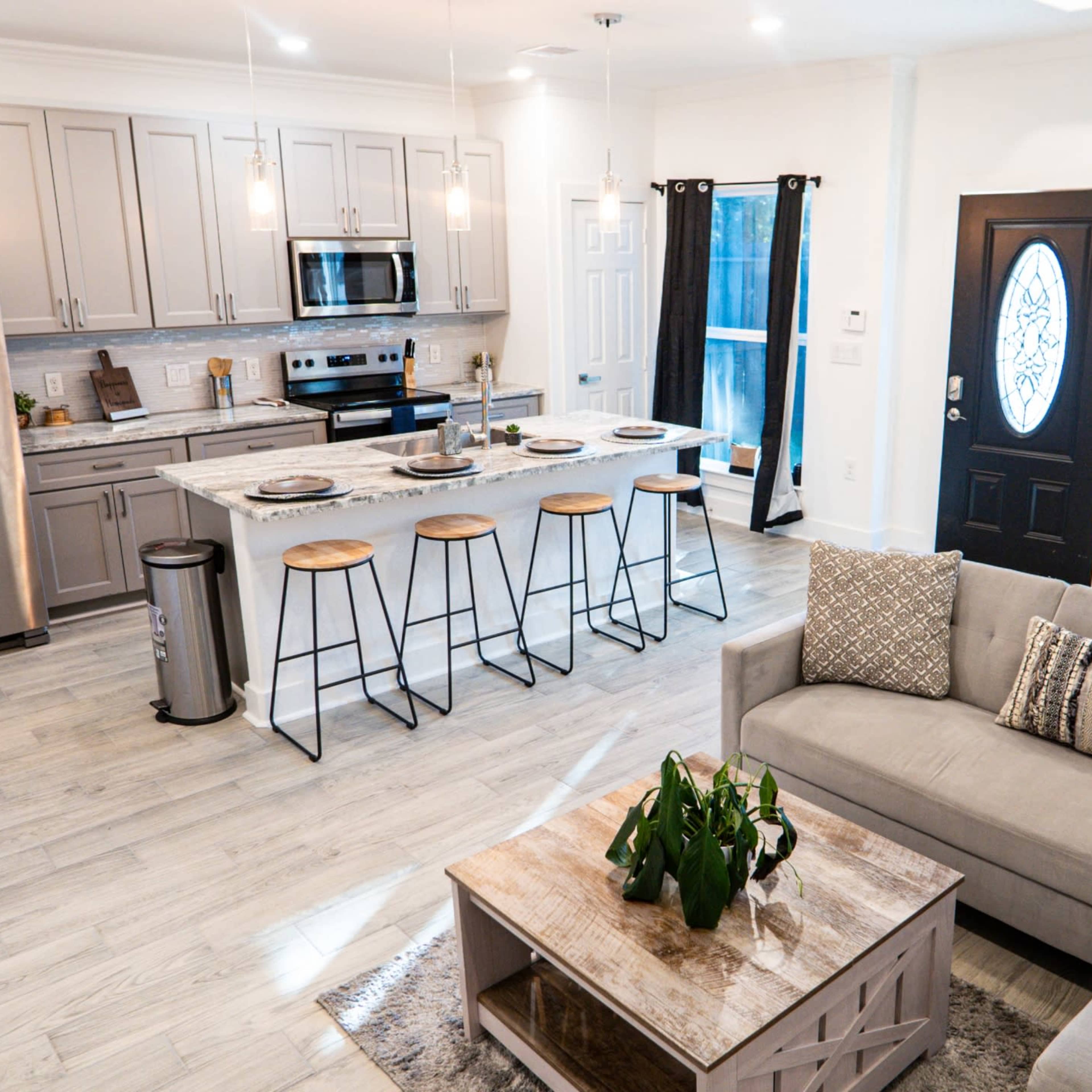 Houston Newly-Built Cozy Home w/ Concierge Image in Sunnyside, Houston, TX