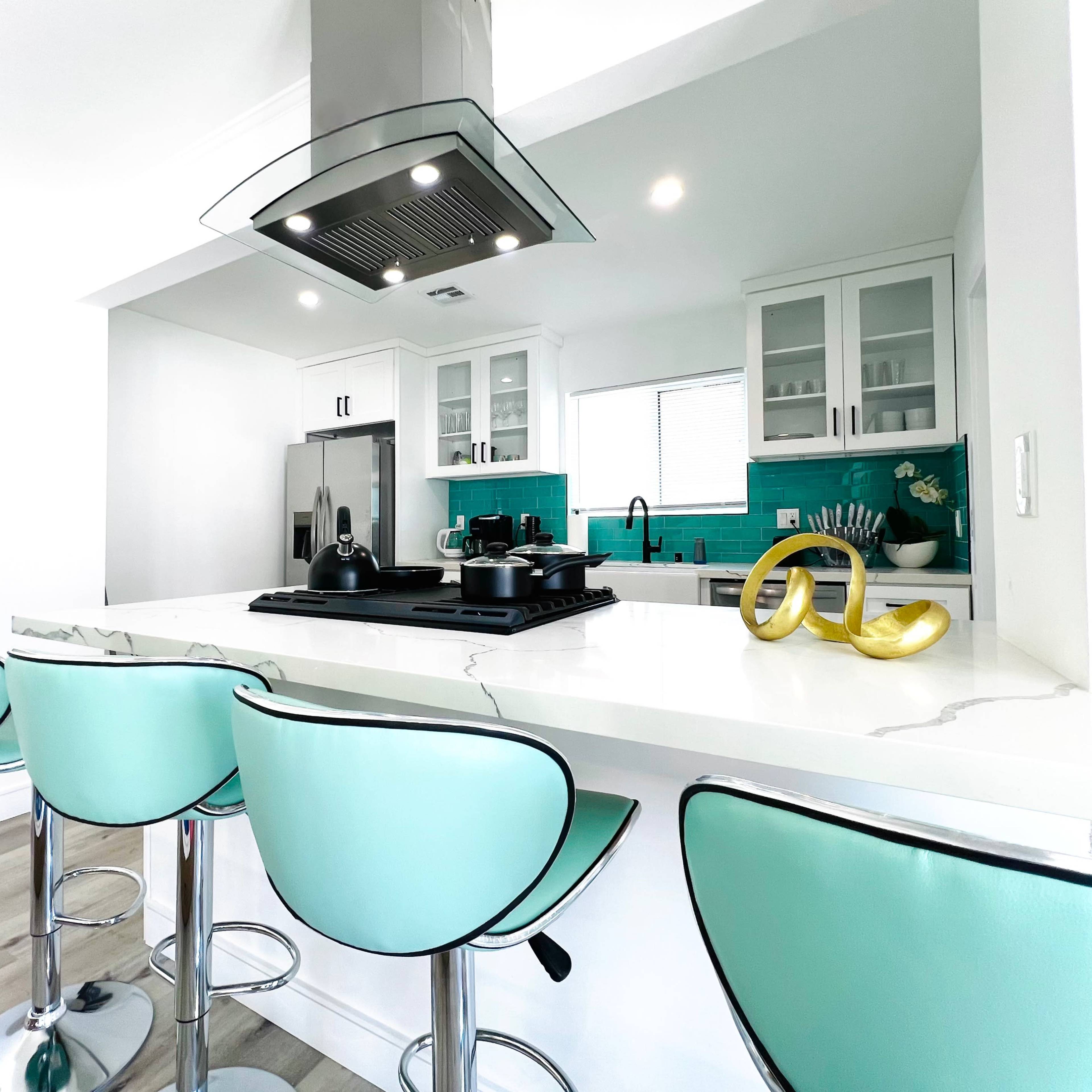Stylish & Bright Modern House with Outdoor Space! Prime Location! Image in North Hills, Los Angeles, CA