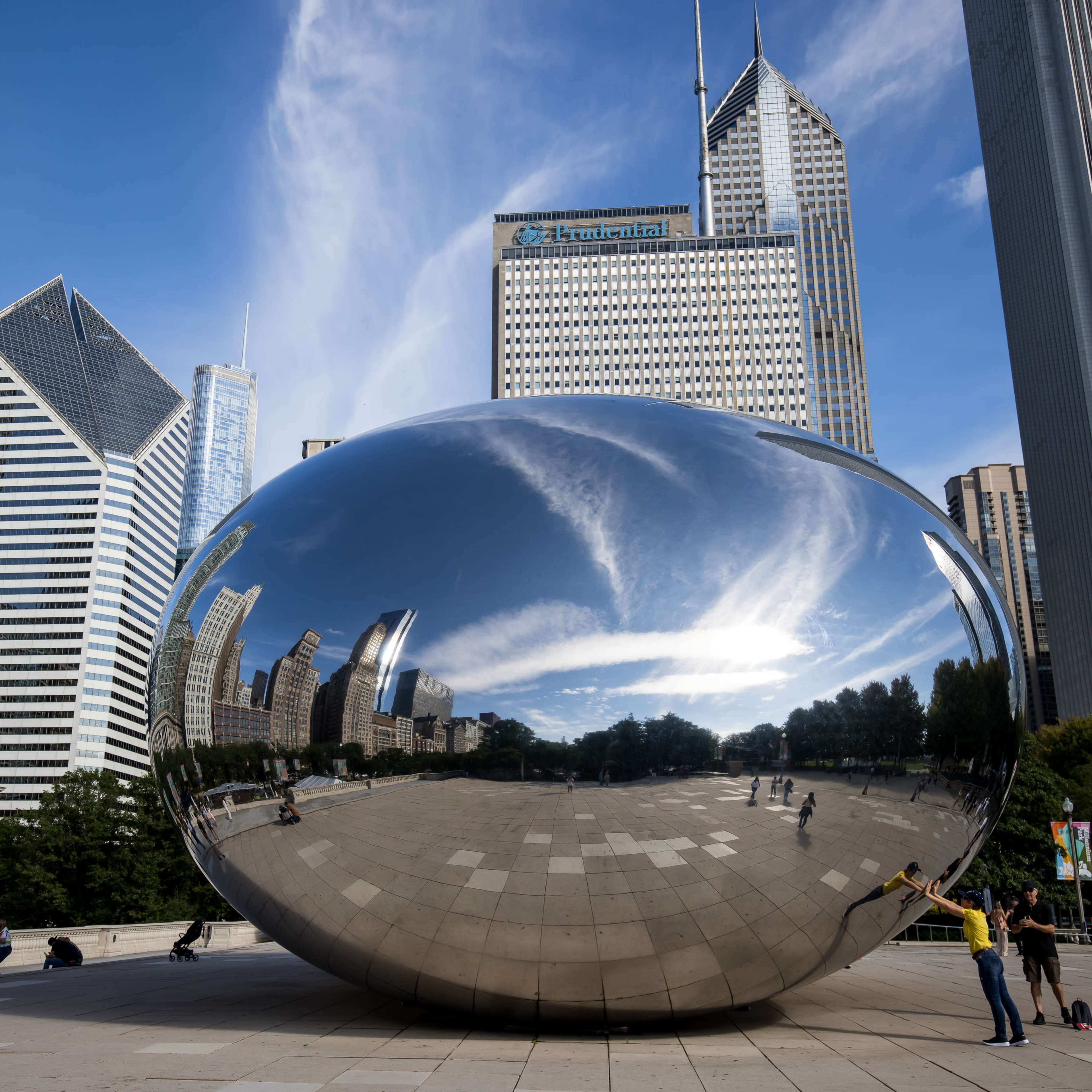 Iconic Chicago Location in the East Loop - Outdoor Terrace, Meeting Rooms, Vacant Offices, Tenant Lounge, Outdoor Plaza Image in Chicago Loop, Chicago, IL