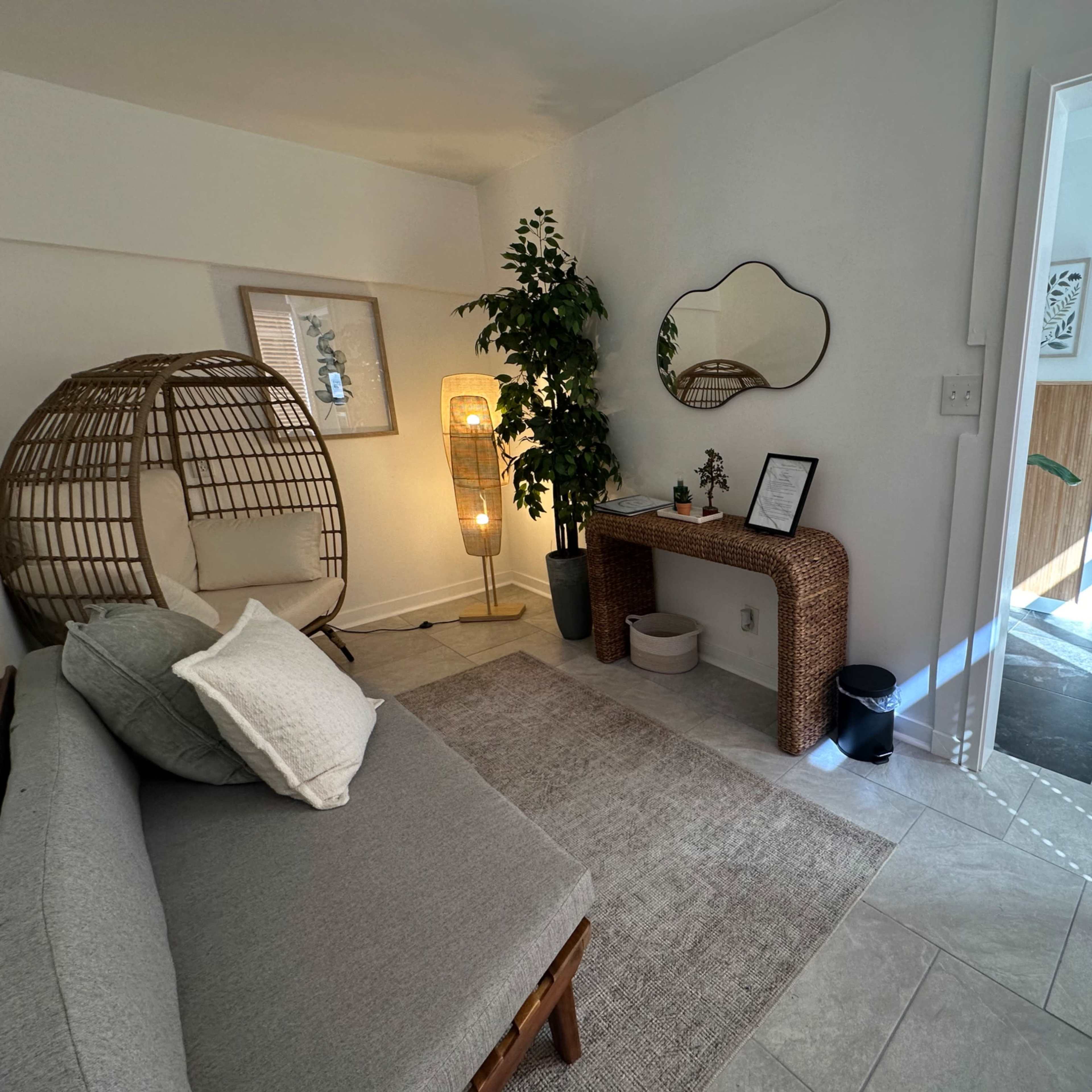 Cute, Quiet & Furnished Flex space in El Segundo Image in El Segundo, El Segundo, CA