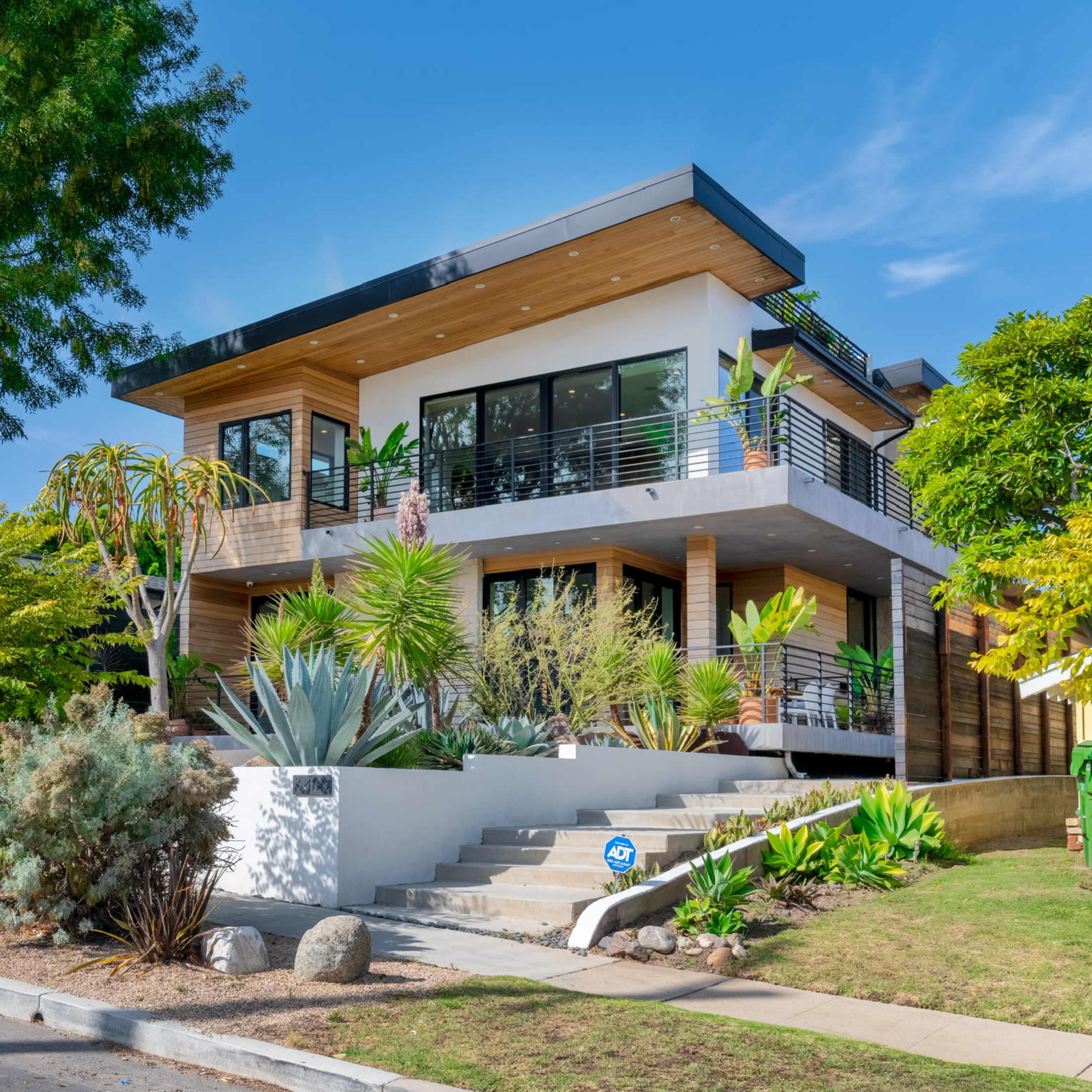 Large Modern Home next to Venice Image in Mar Vista, Los Angeles, CA
