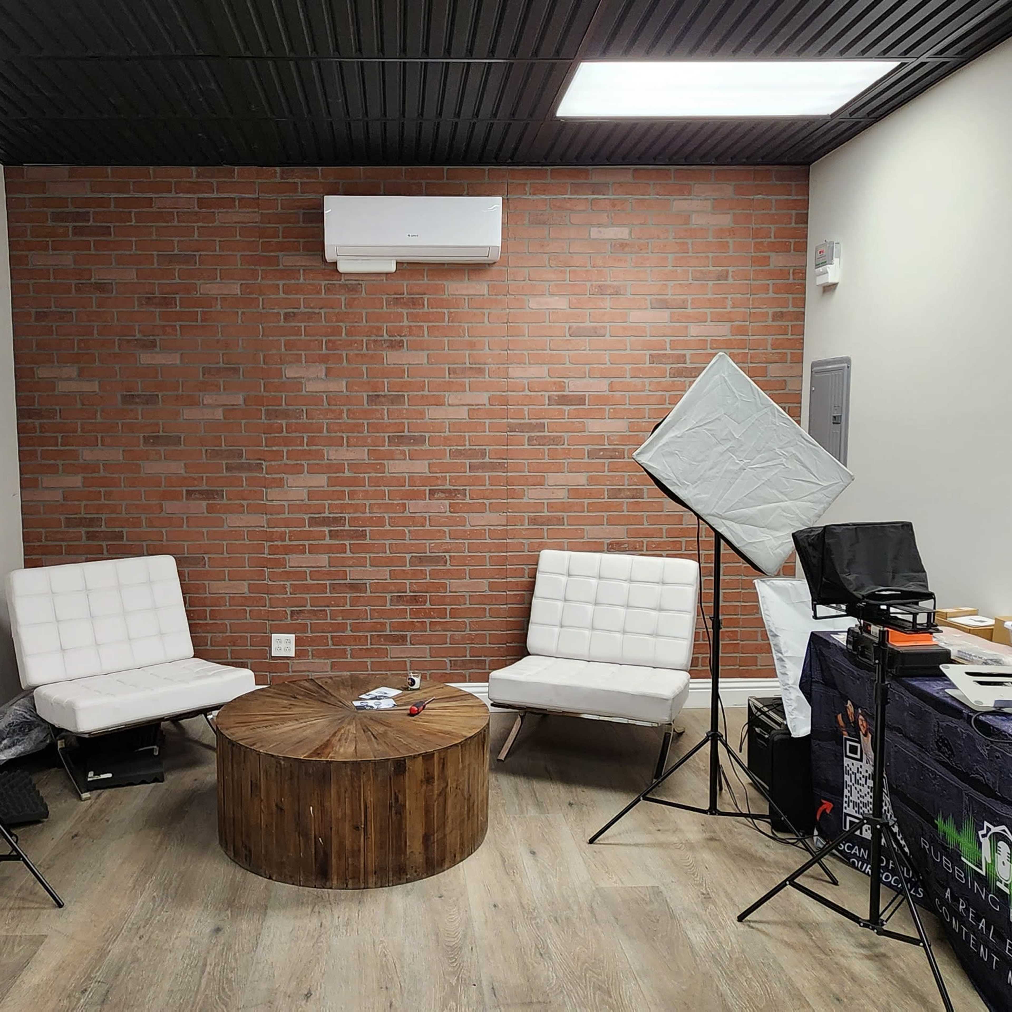 Professional Podcast Recording Studio w/ engineer Image in Van Nuys, Los Angeles, CA