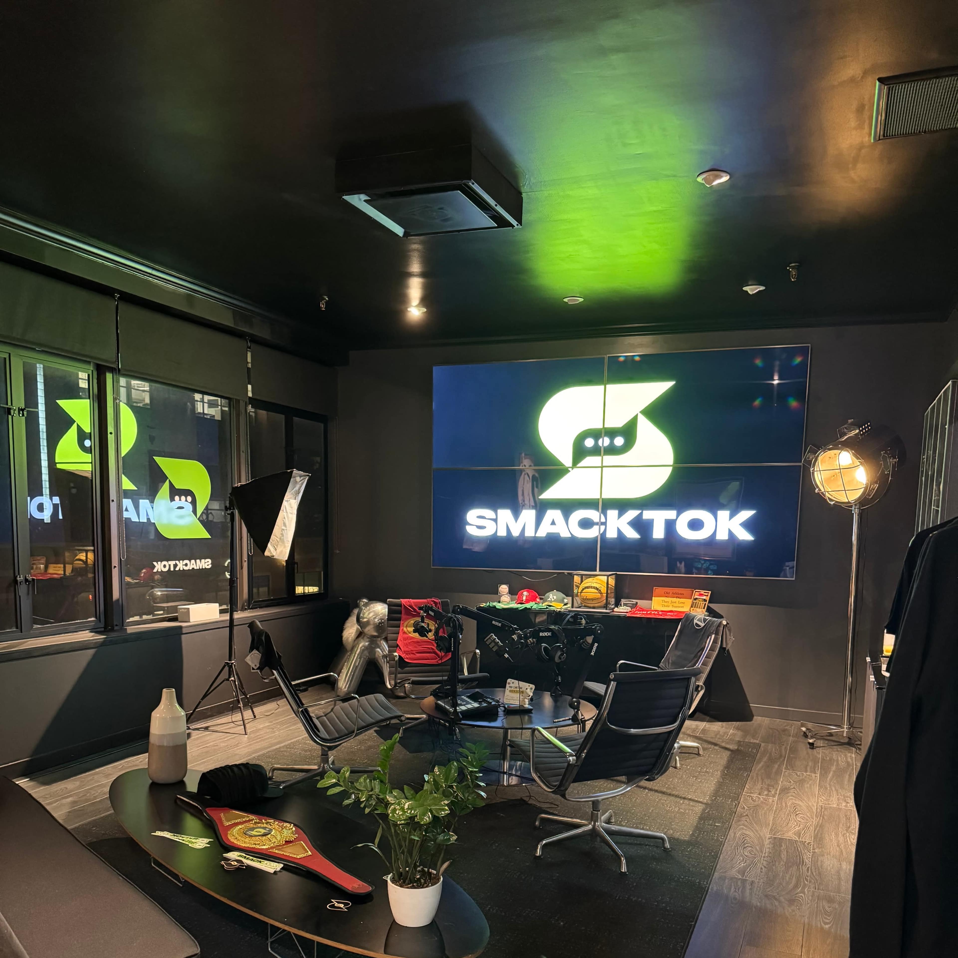 Exclusive, High-End Studio with 24/7 Access – Ideal for Aspiring Artists, Musicians & Podcasters Image in Showplace Square, San Francisco, CA