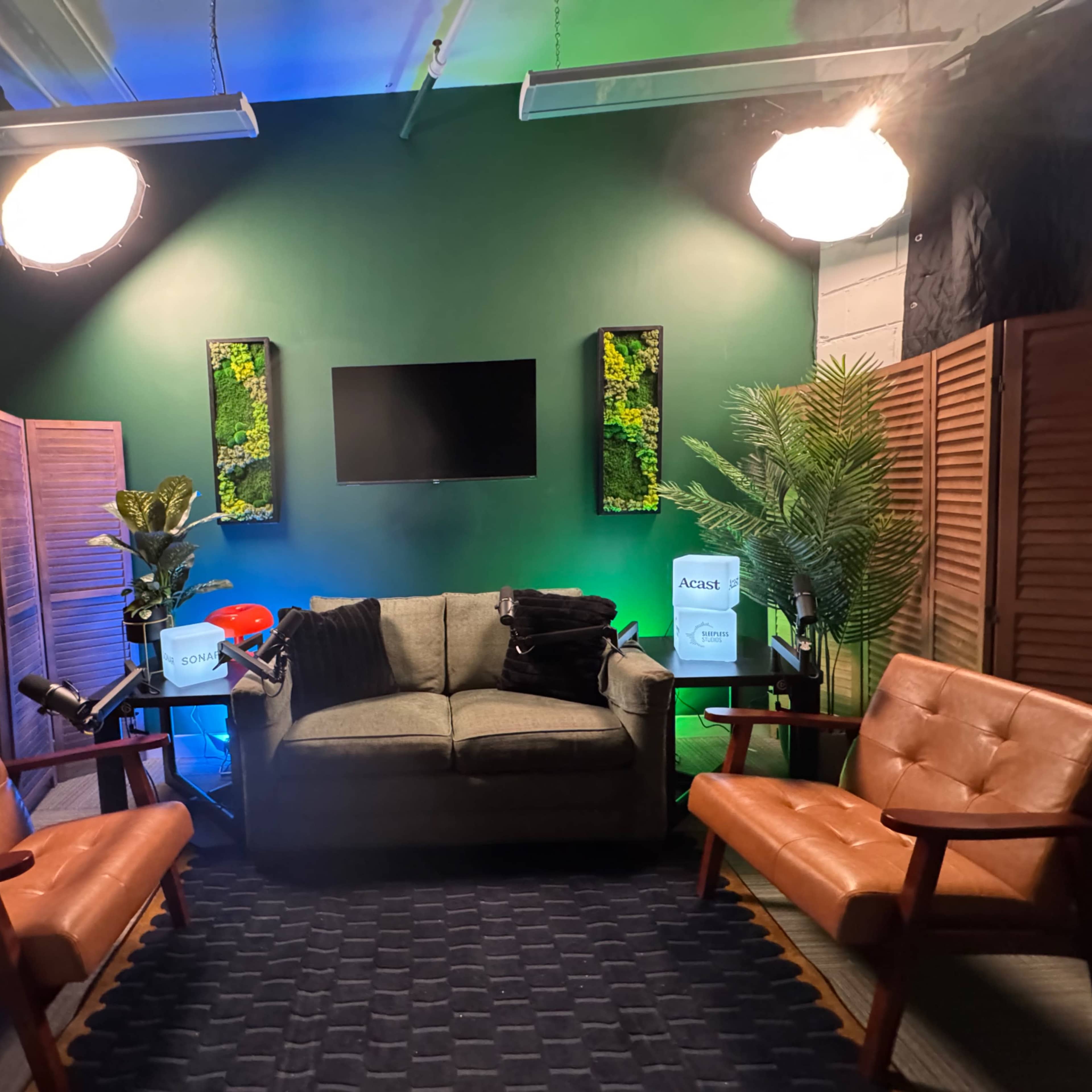 Pro Podcast Studio Sponsored by Acast Image in Niagara, Toronto, ON
