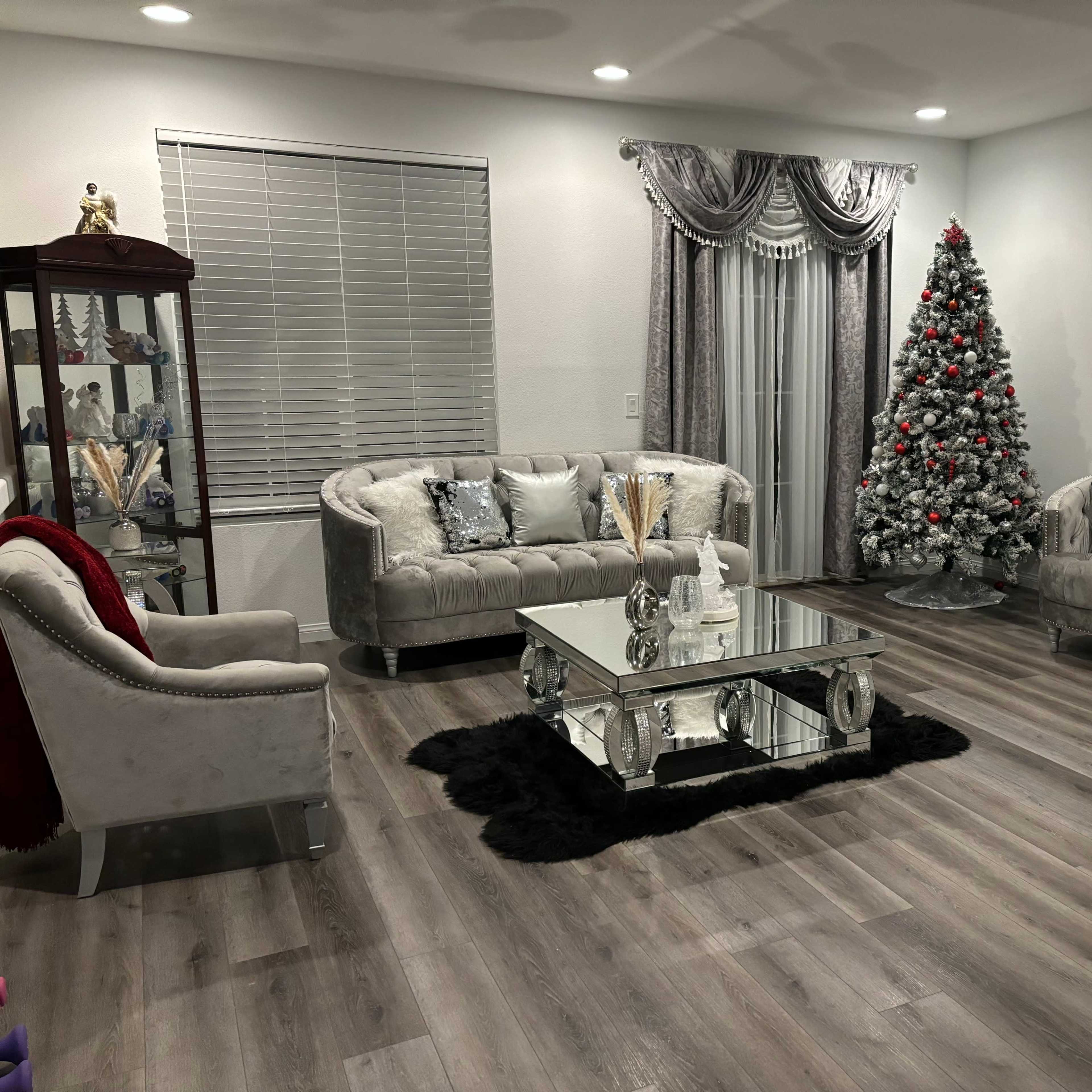 Luxury Loft with Tall Ceilings & Natural Light – Perfect for Photo & Film Shoots Image in Enterprise, Las Vegas, NV