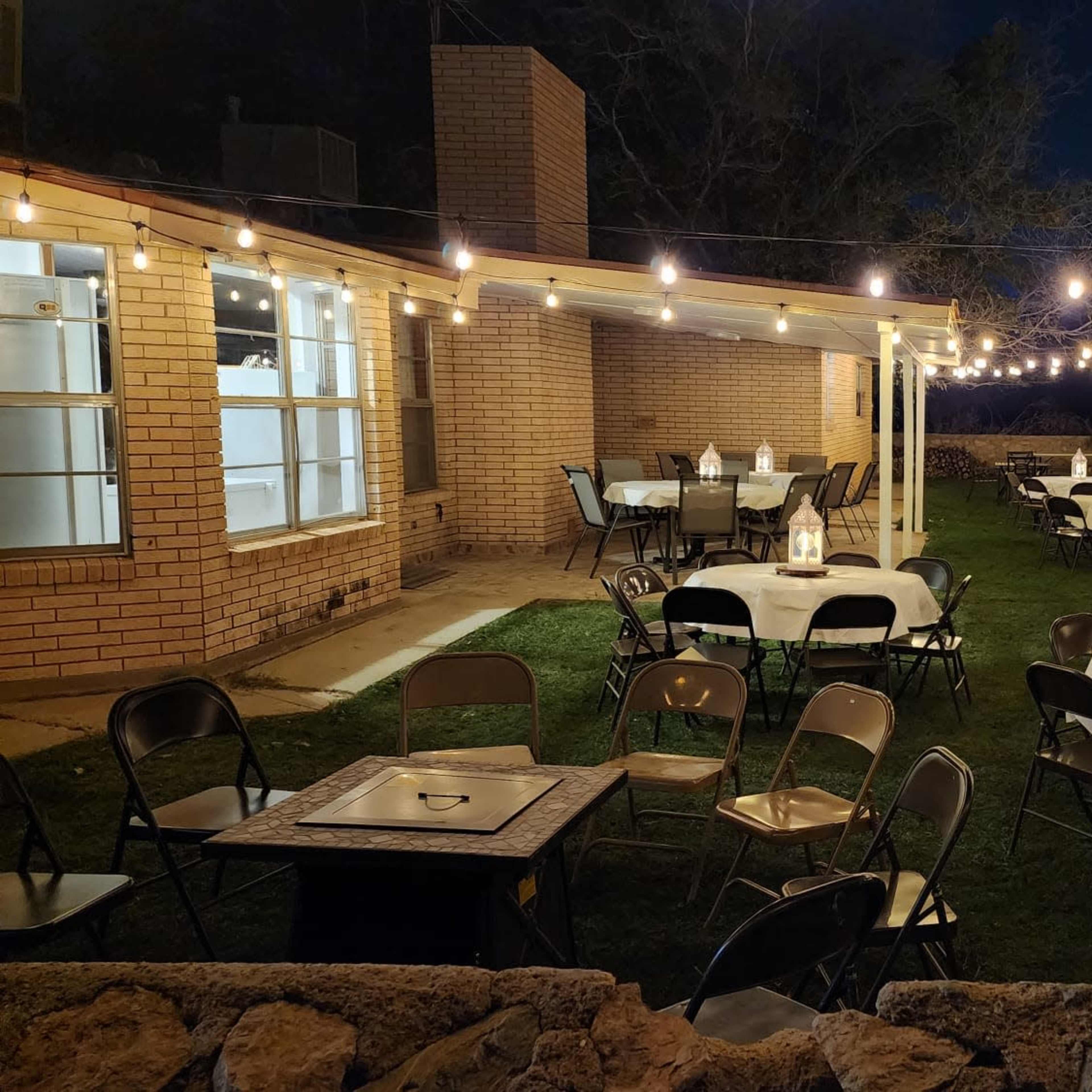 Casa de Ensueño con Amplio Patio para Eventos Image in Colonia del Valle, El Paso, TX