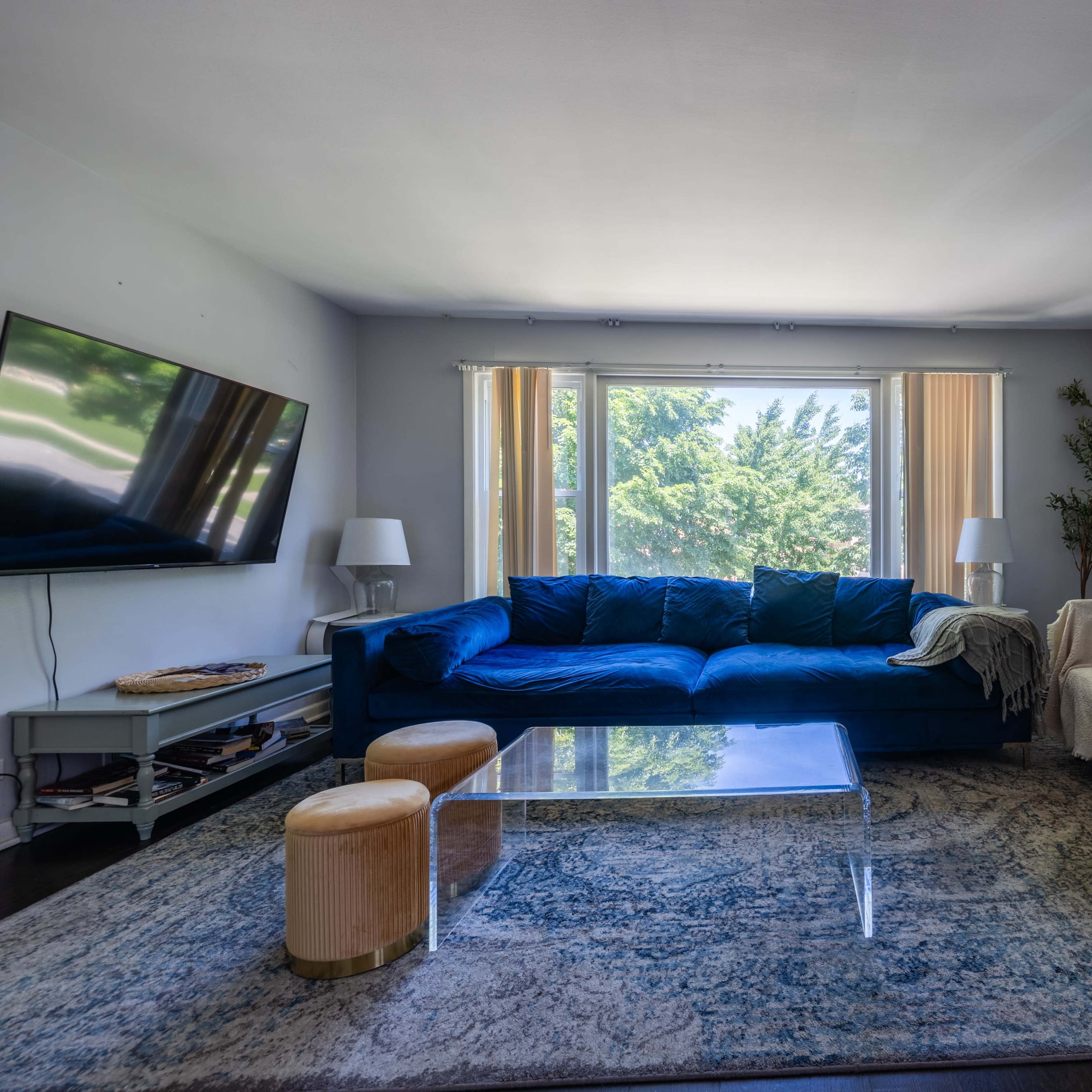 Cozy Private & Spacious Duplex Image in Evanston, Evanston, IL